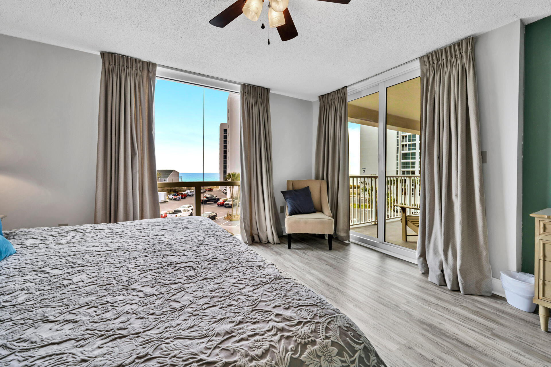 SHORELINE TOWERS 3 - Residential