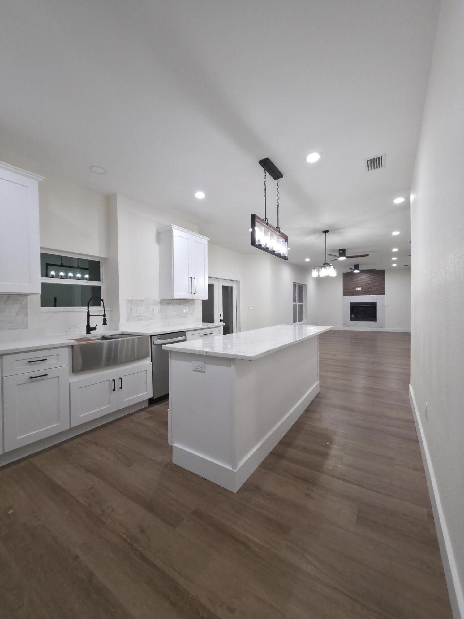MEADOW LAKE ESTATES - Residential Lease
