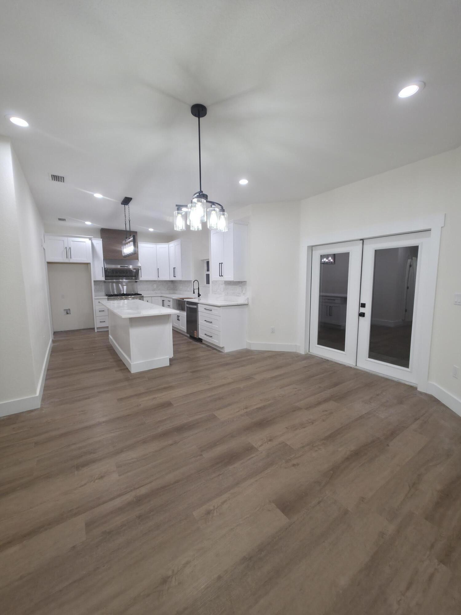 MEADOW LAKE ESTATES - Residential Lease
