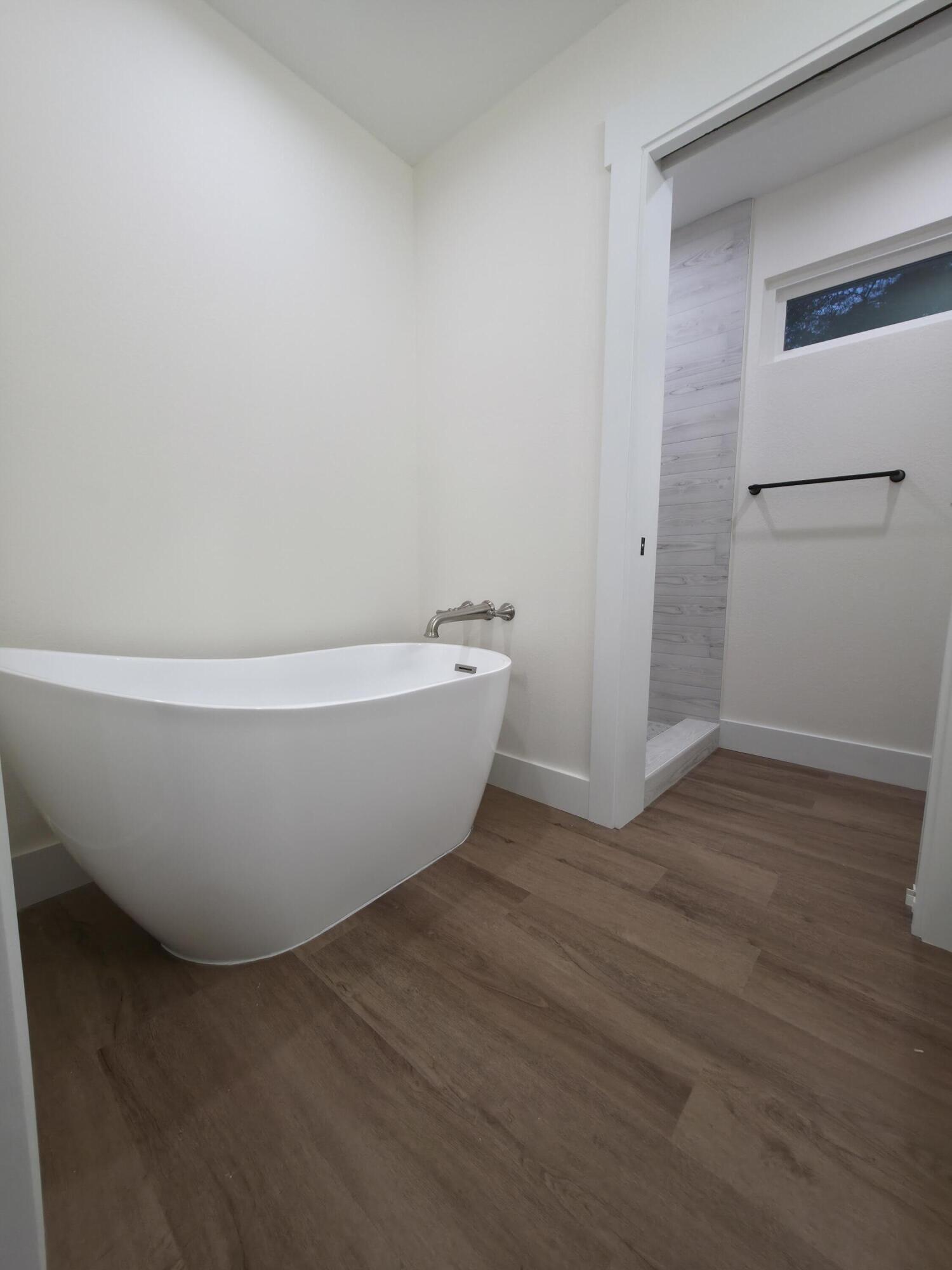 MEADOW LAKE ESTATES - Residential Lease