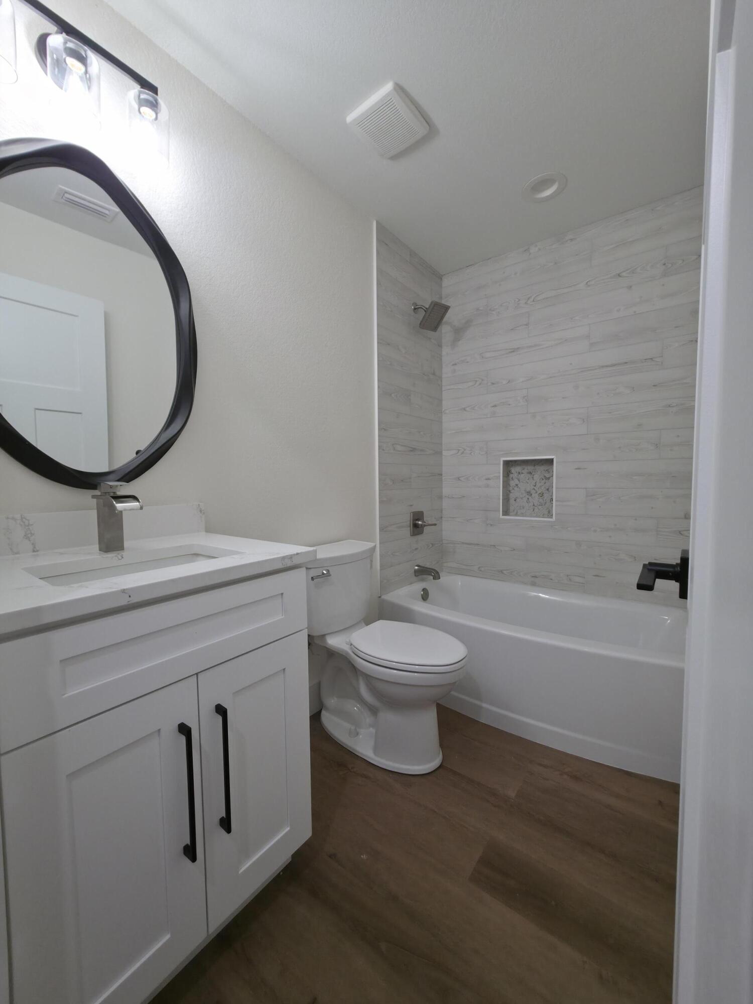MEADOW LAKE ESTATES - Residential Lease