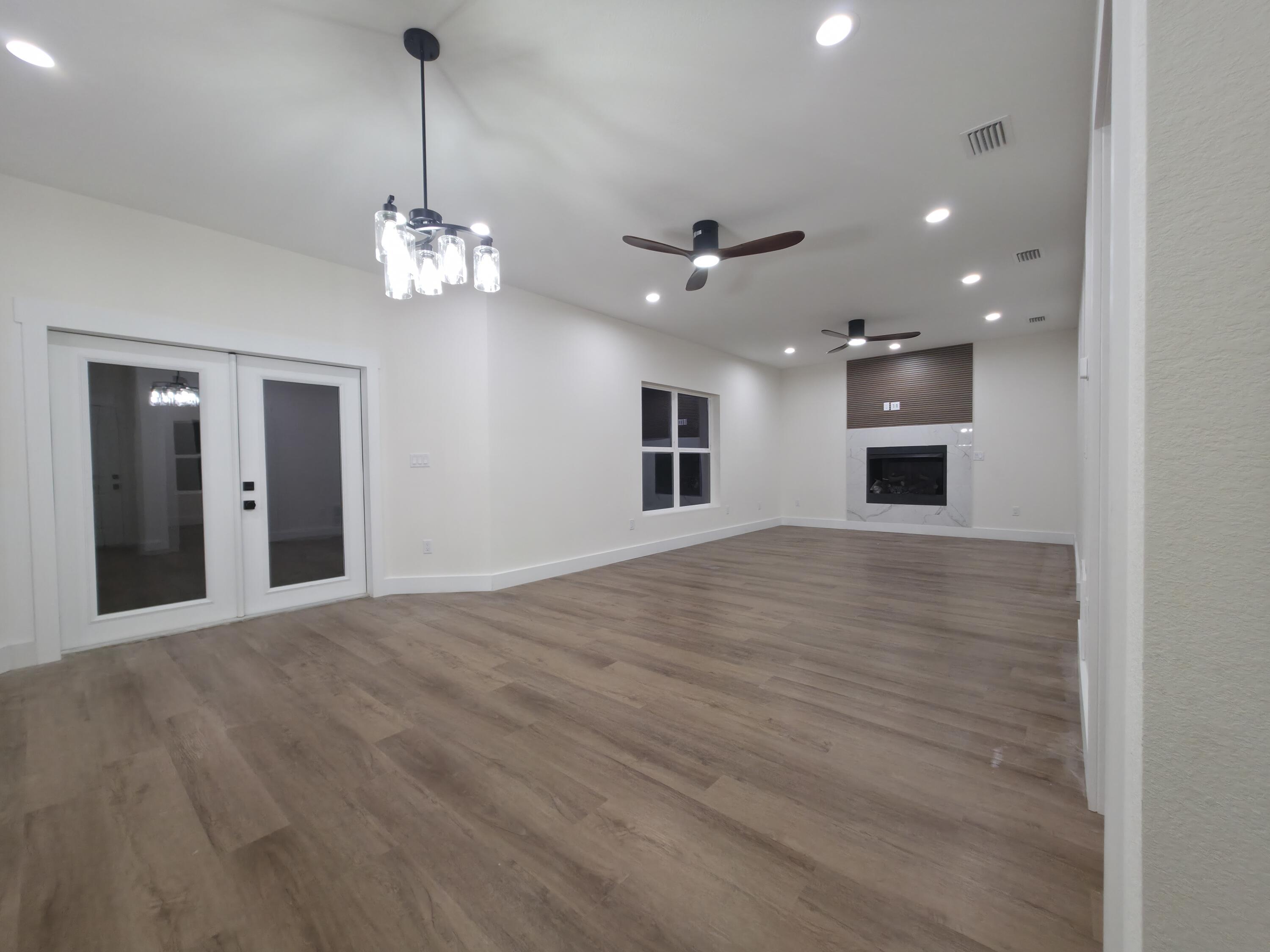 MEADOW LAKE ESTATES - Residential Lease