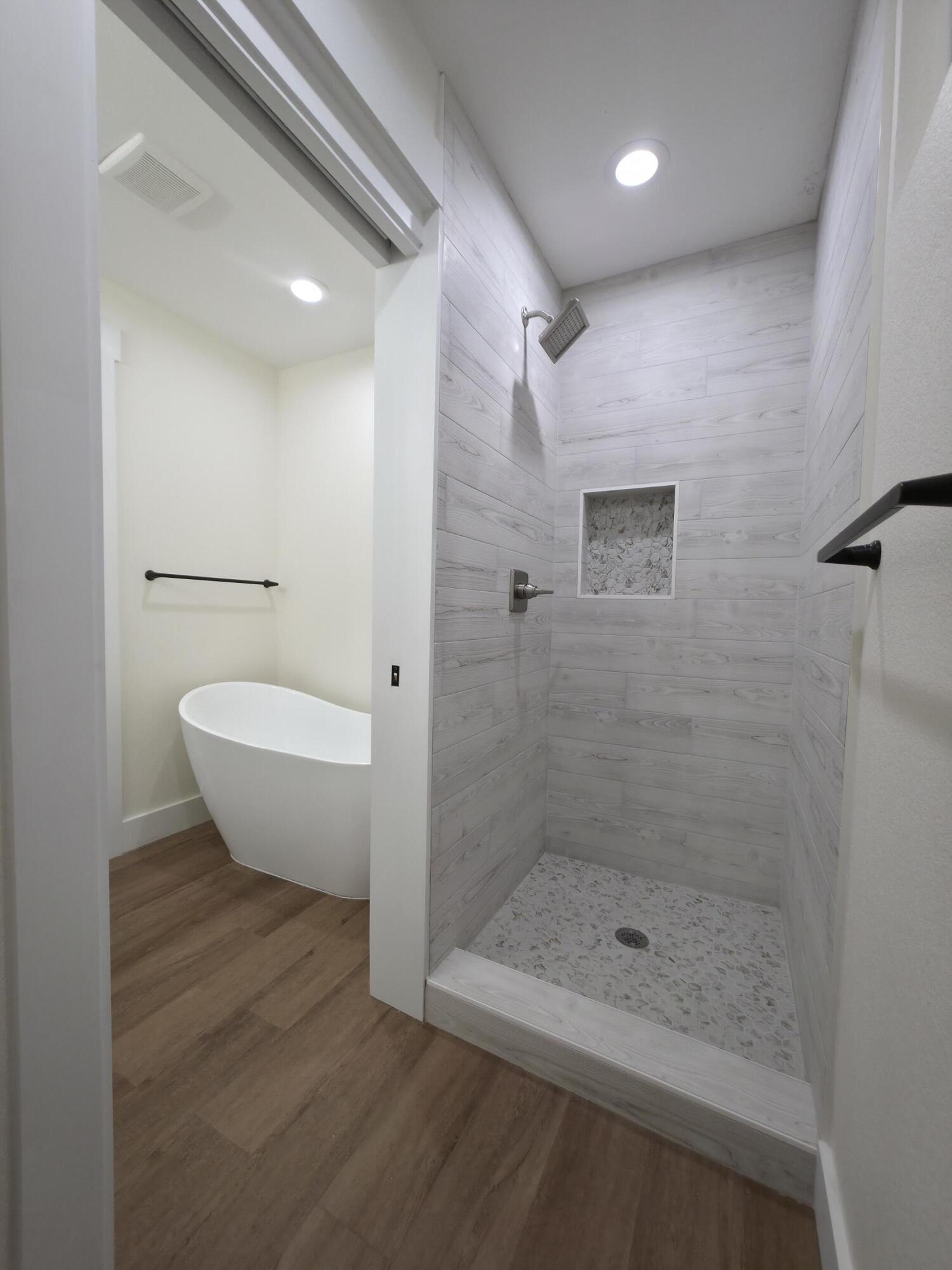 MEADOW LAKE ESTATES - Residential Lease