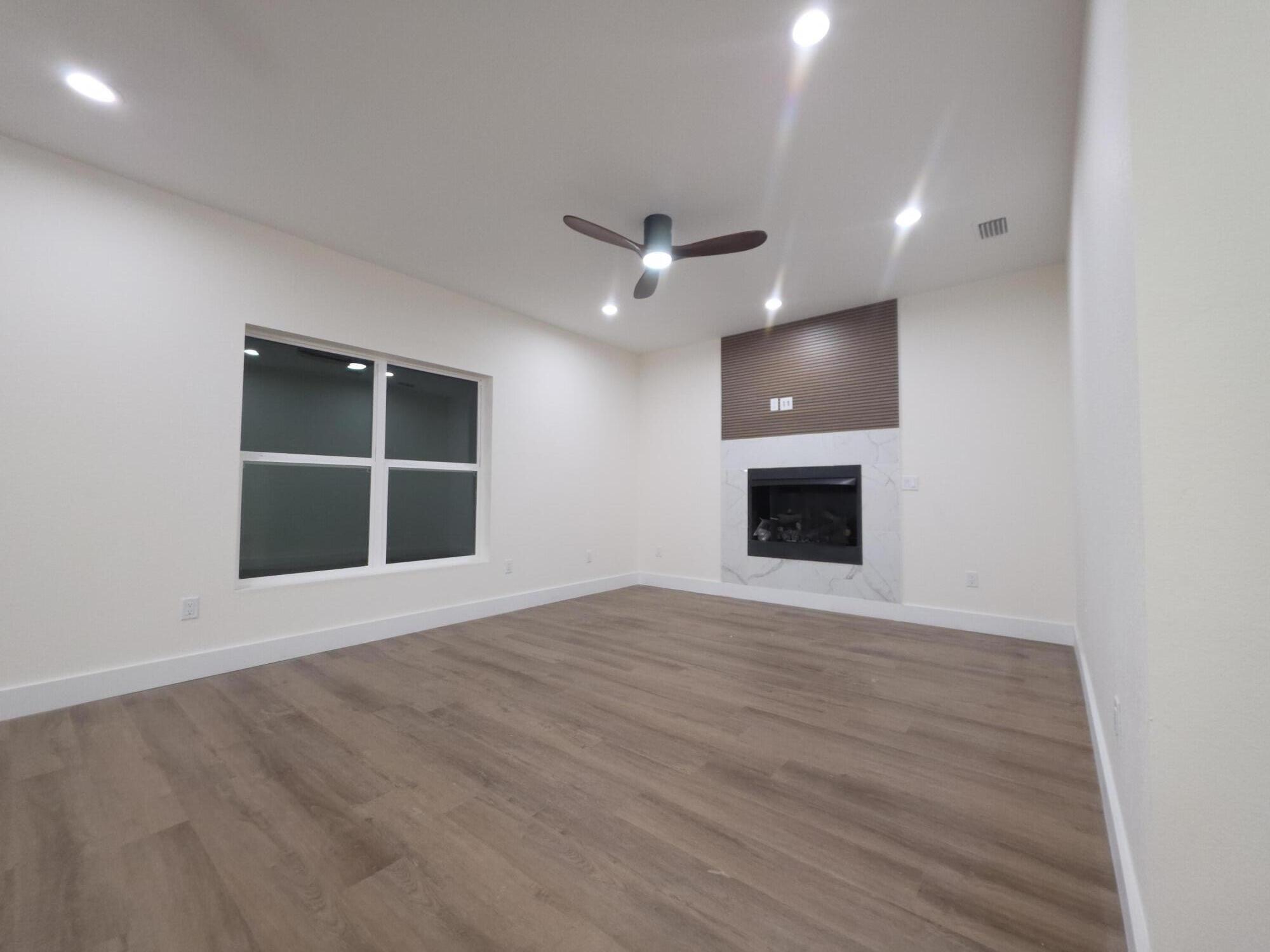 MEADOW LAKE ESTATES - Residential Lease