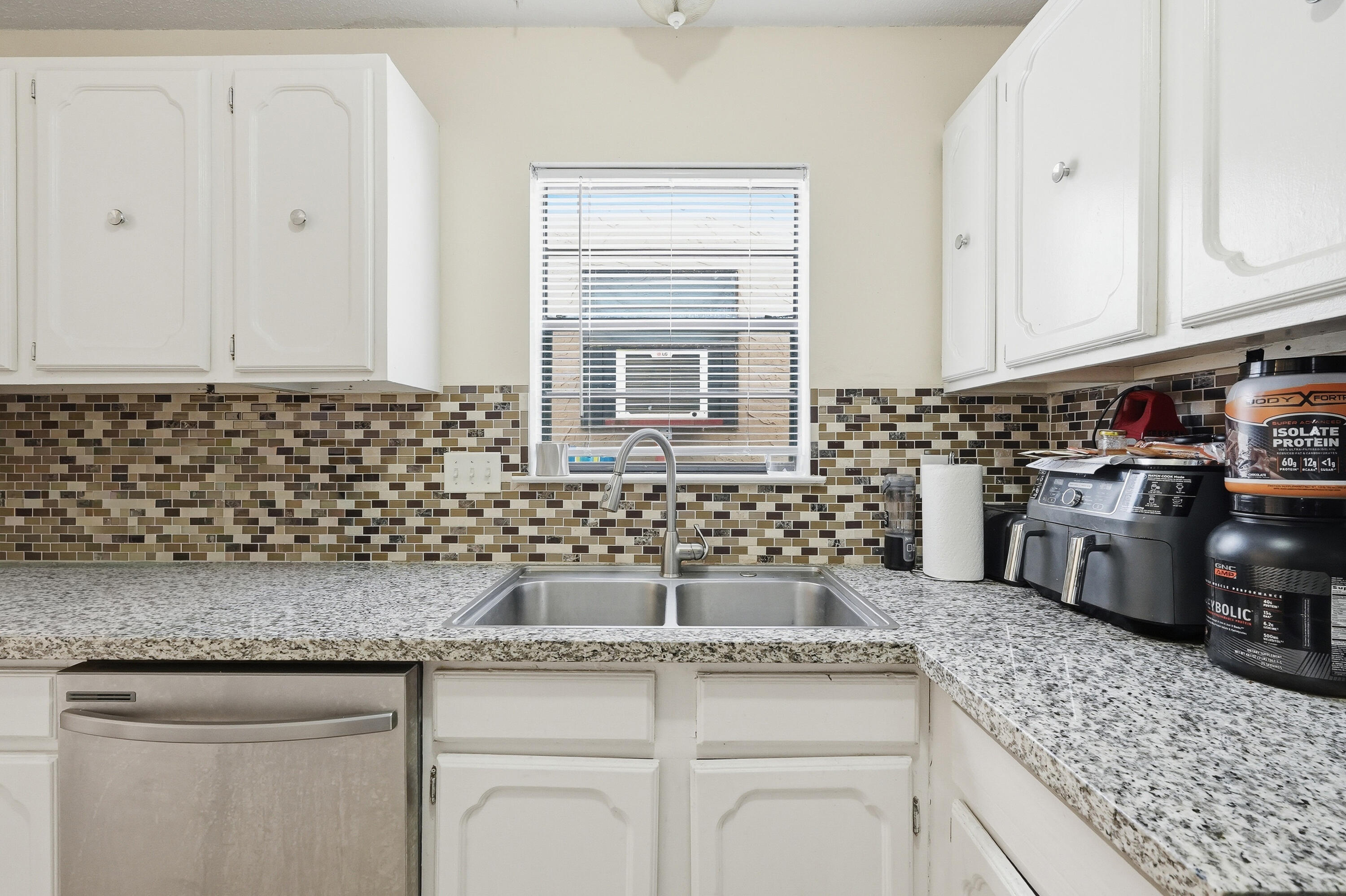 PORT DIXIE BEG NE COR BLK 56 S 164.67 FT - Residential