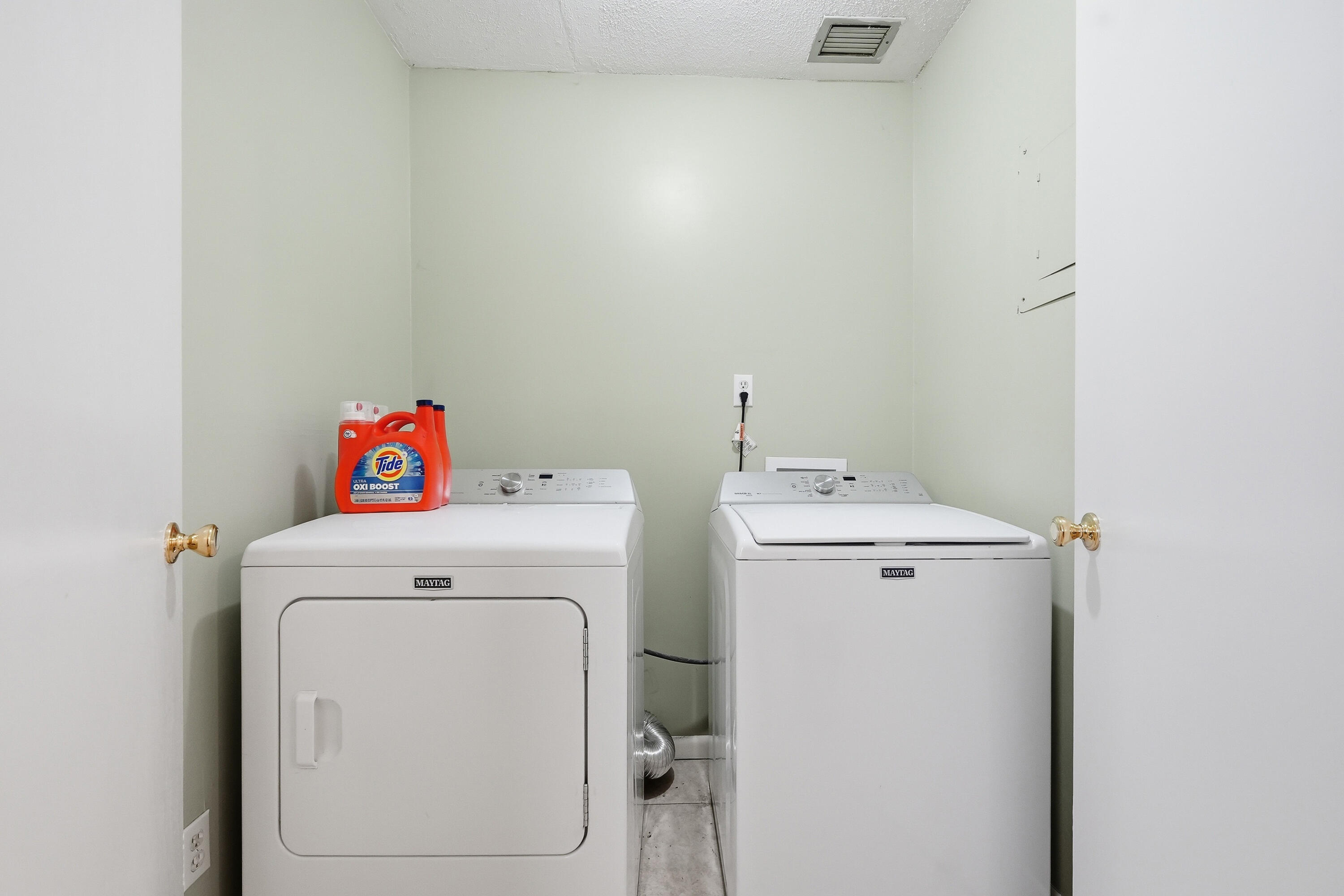 PORT DIXIE BEG NE COR BLK 56 S 164.67 FT - Residential