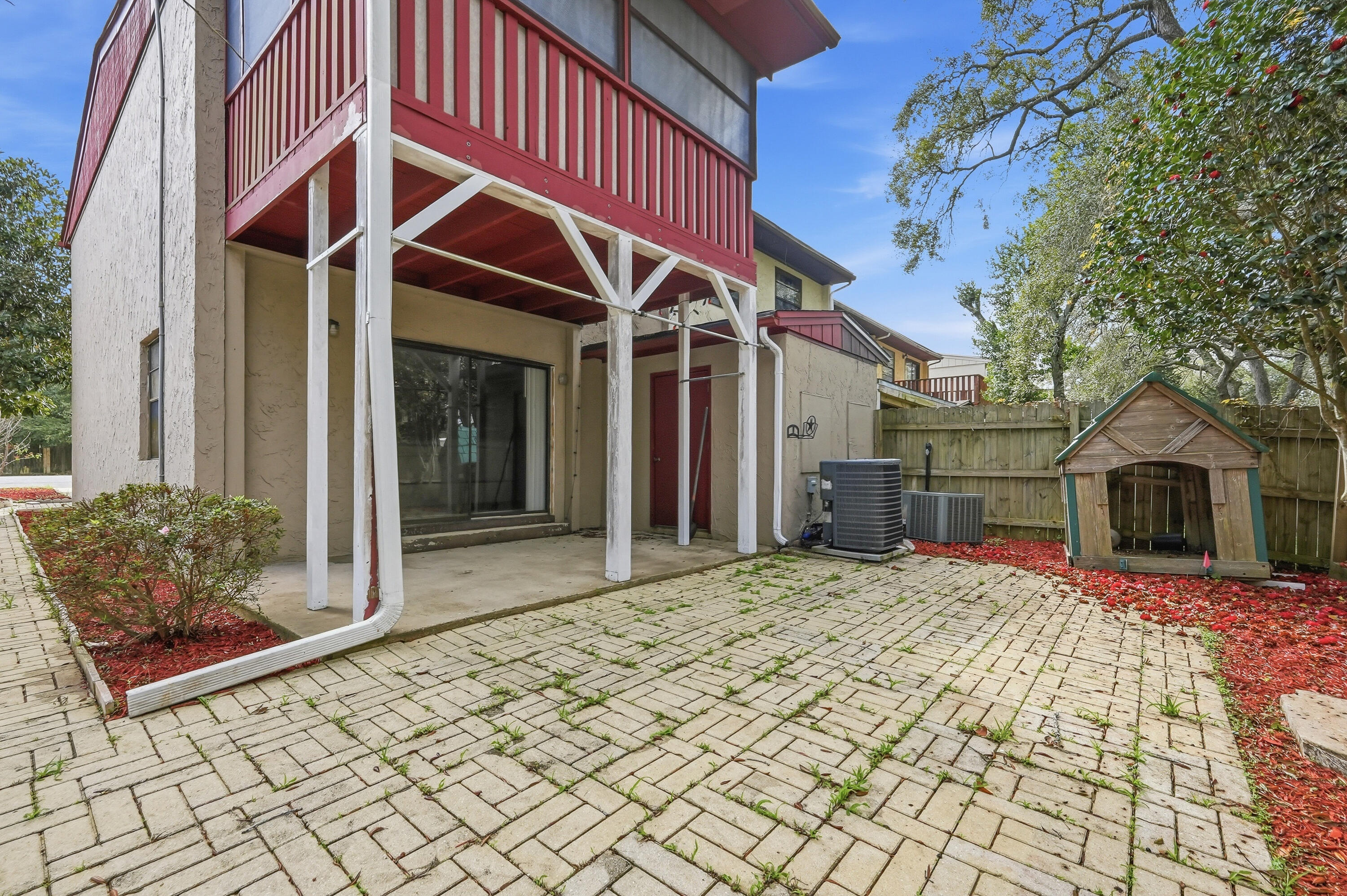 PORT DIXIE BEG NE COR BLK 56 S 164.67 FT - Residential