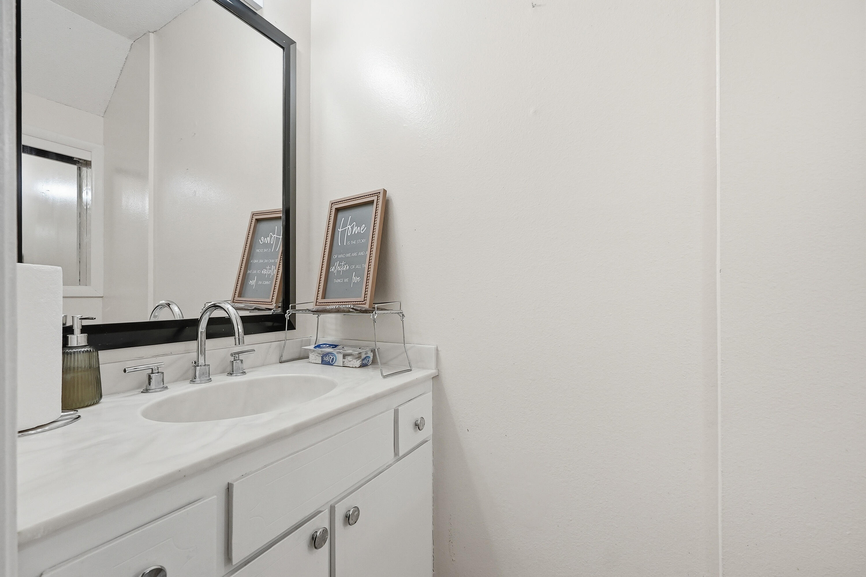 PORT DIXIE BEG NE COR BLK 56 S 164.67 FT - Residential