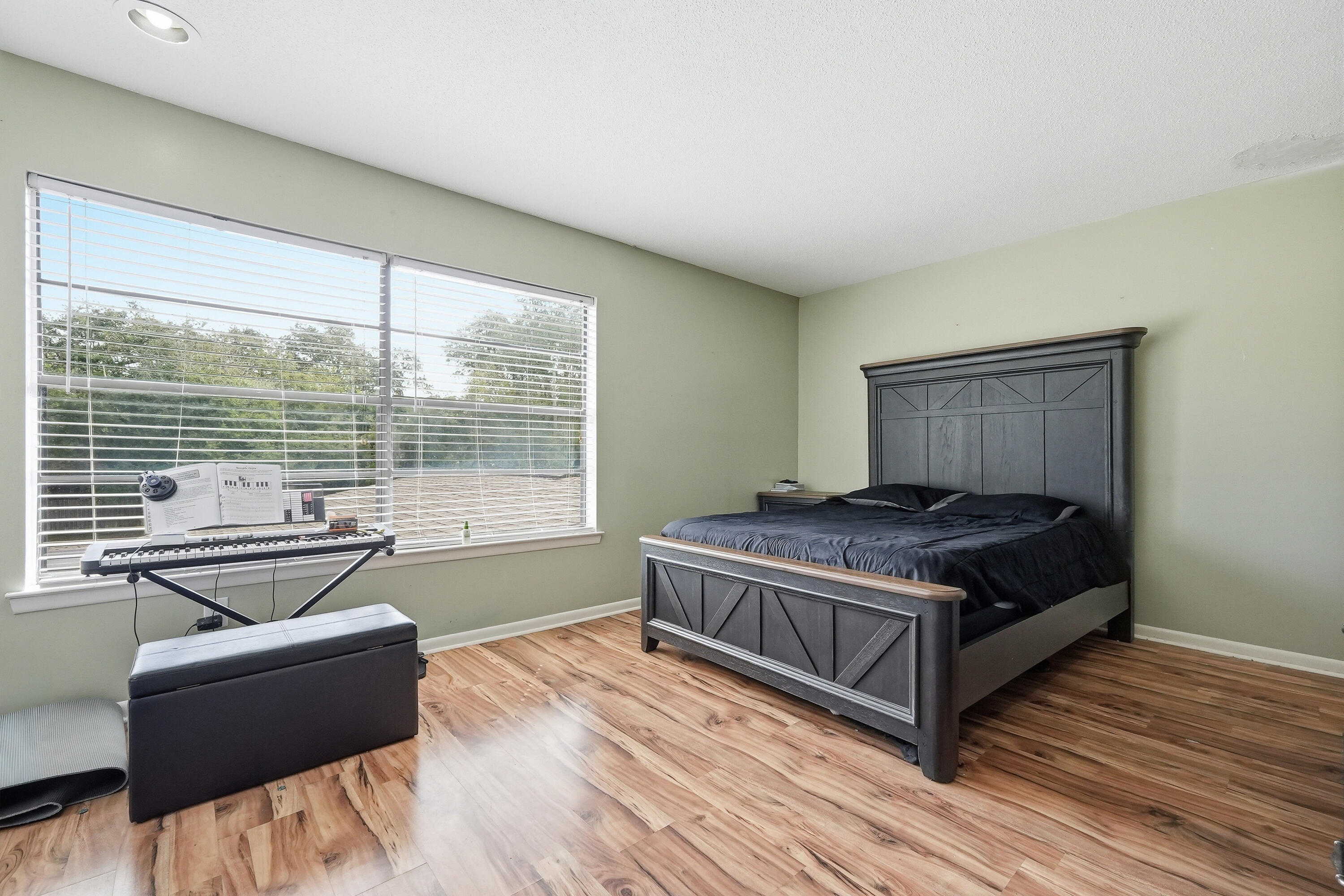 PORT DIXIE BEG NE COR BLK 56 S 164.67 FT - Residential