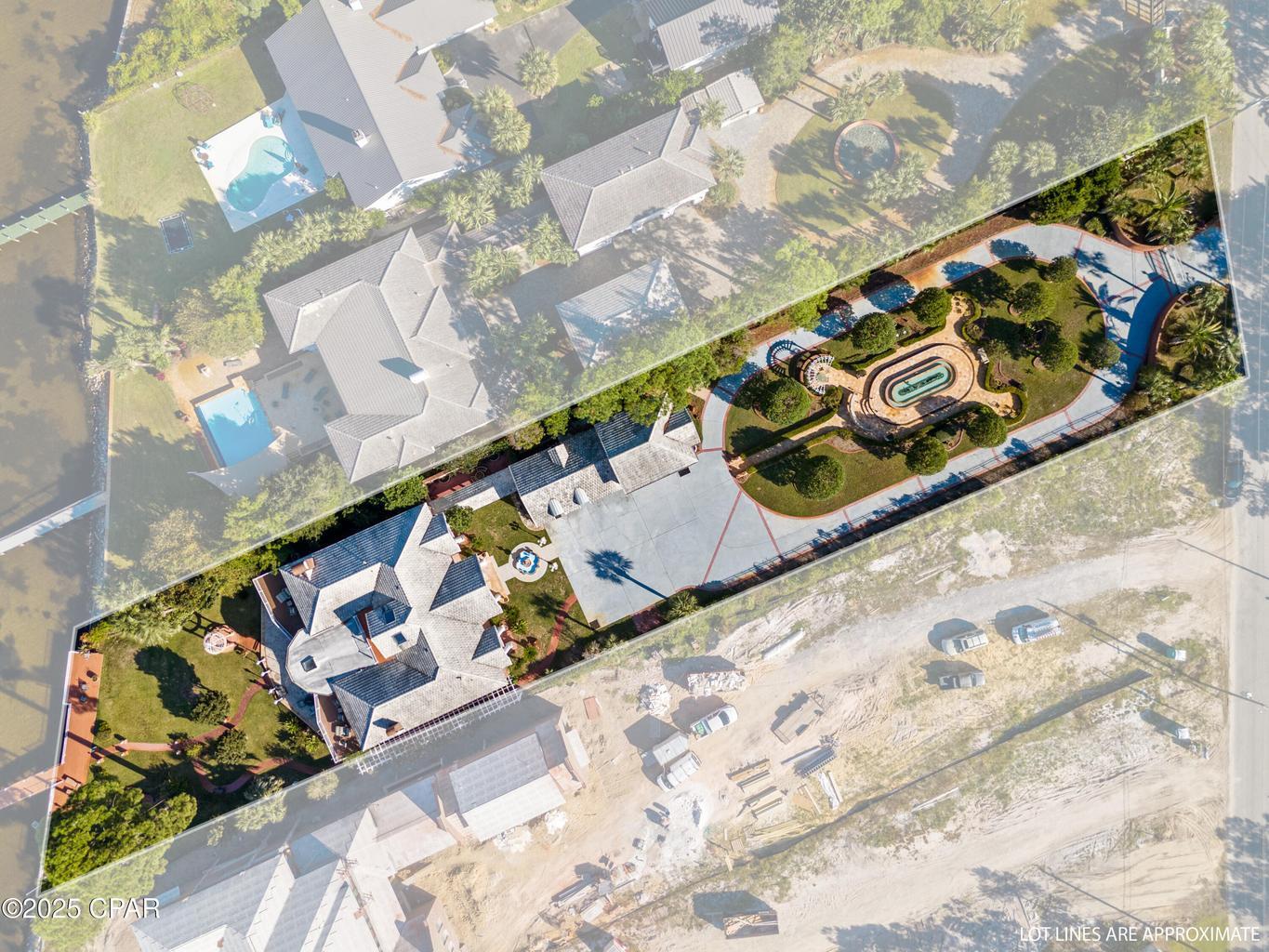 WHISPERING OAKS - Residential