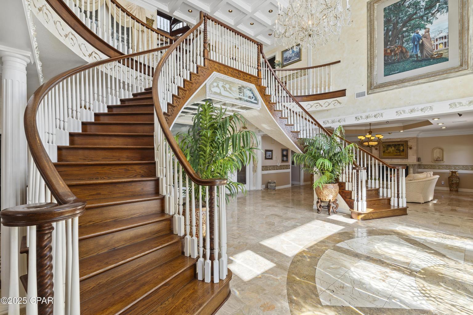 WHISPERING OAKS - Residential