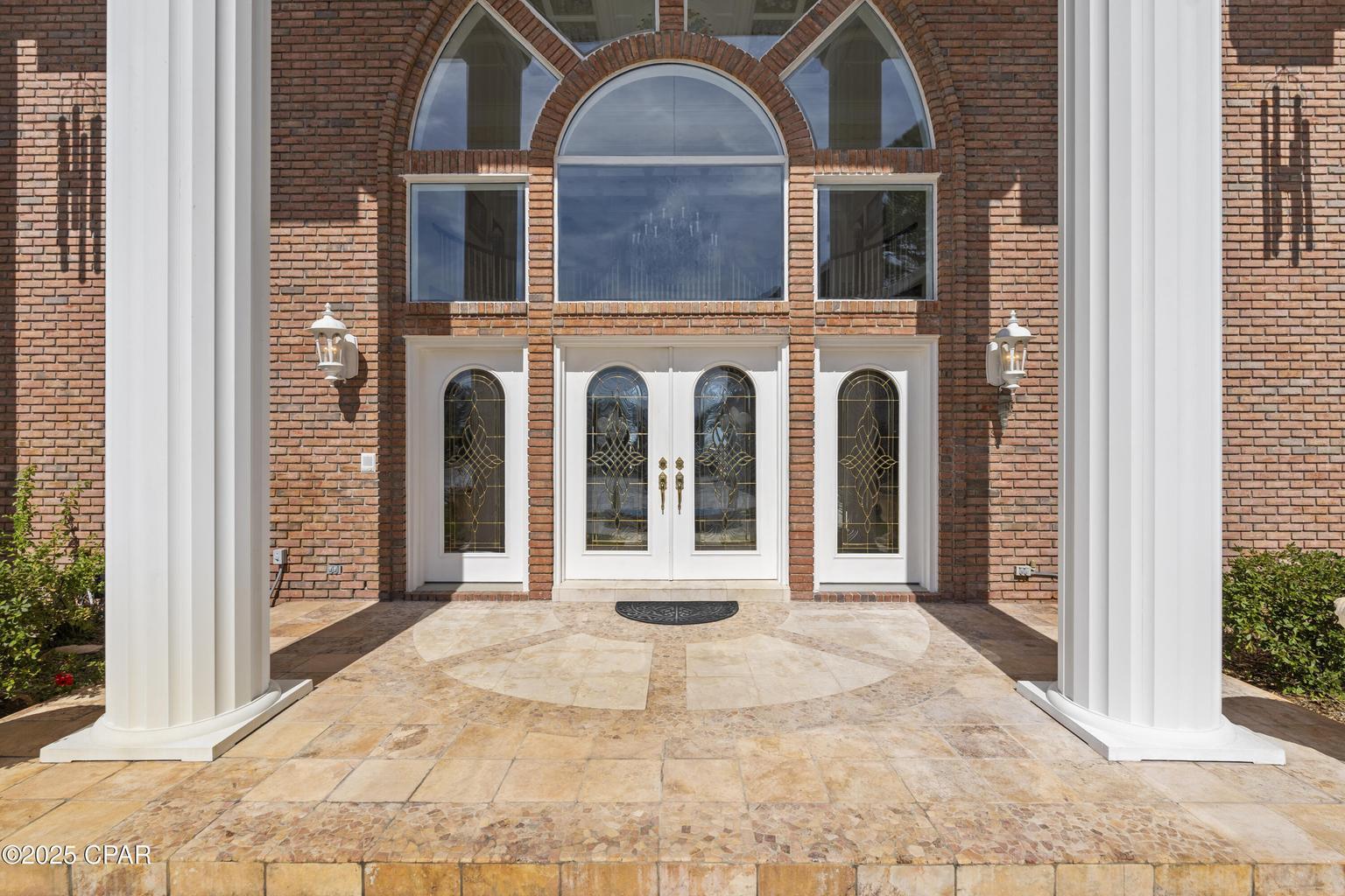 WHISPERING OAKS - Residential