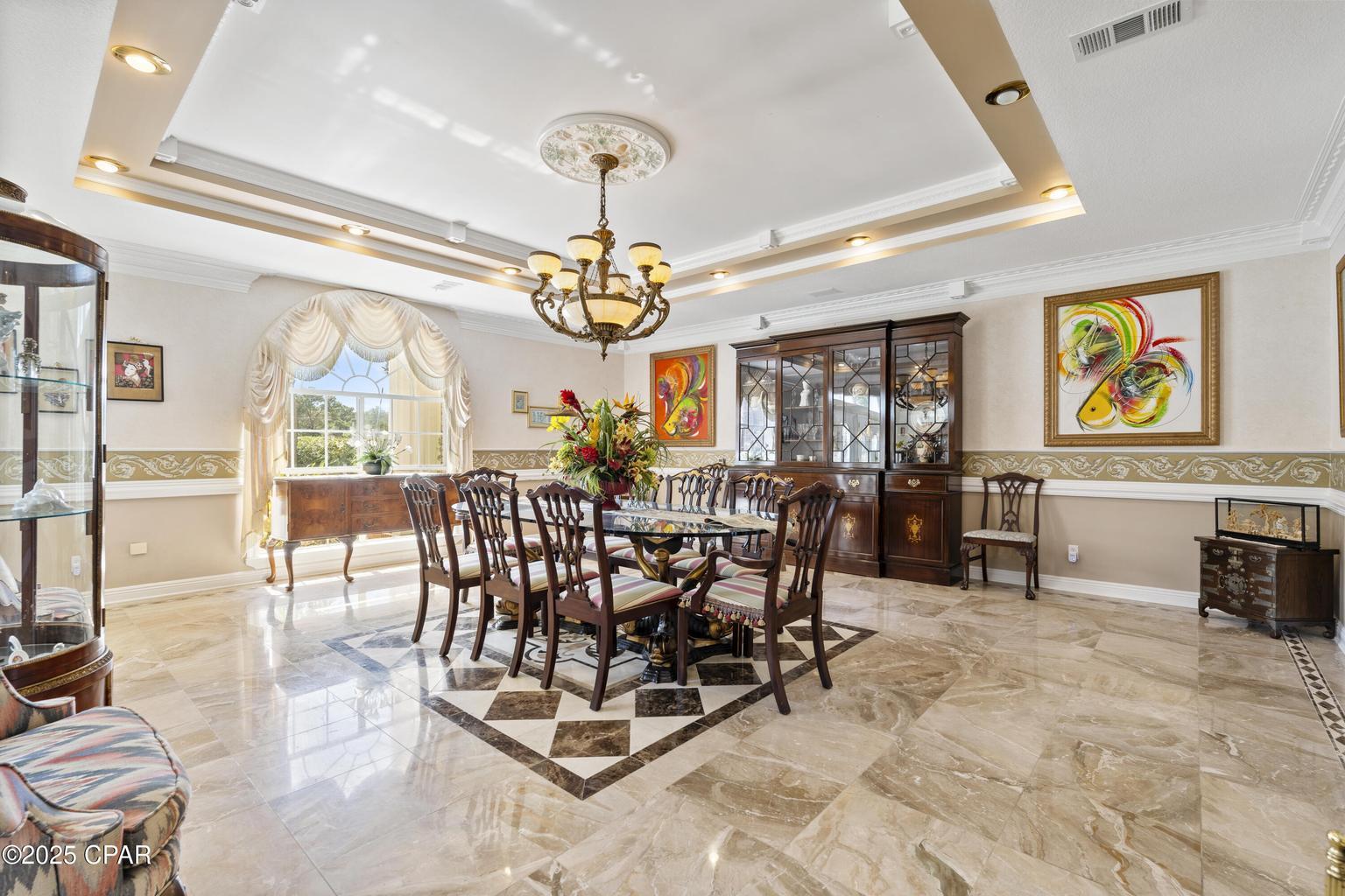 WHISPERING OAKS - Residential