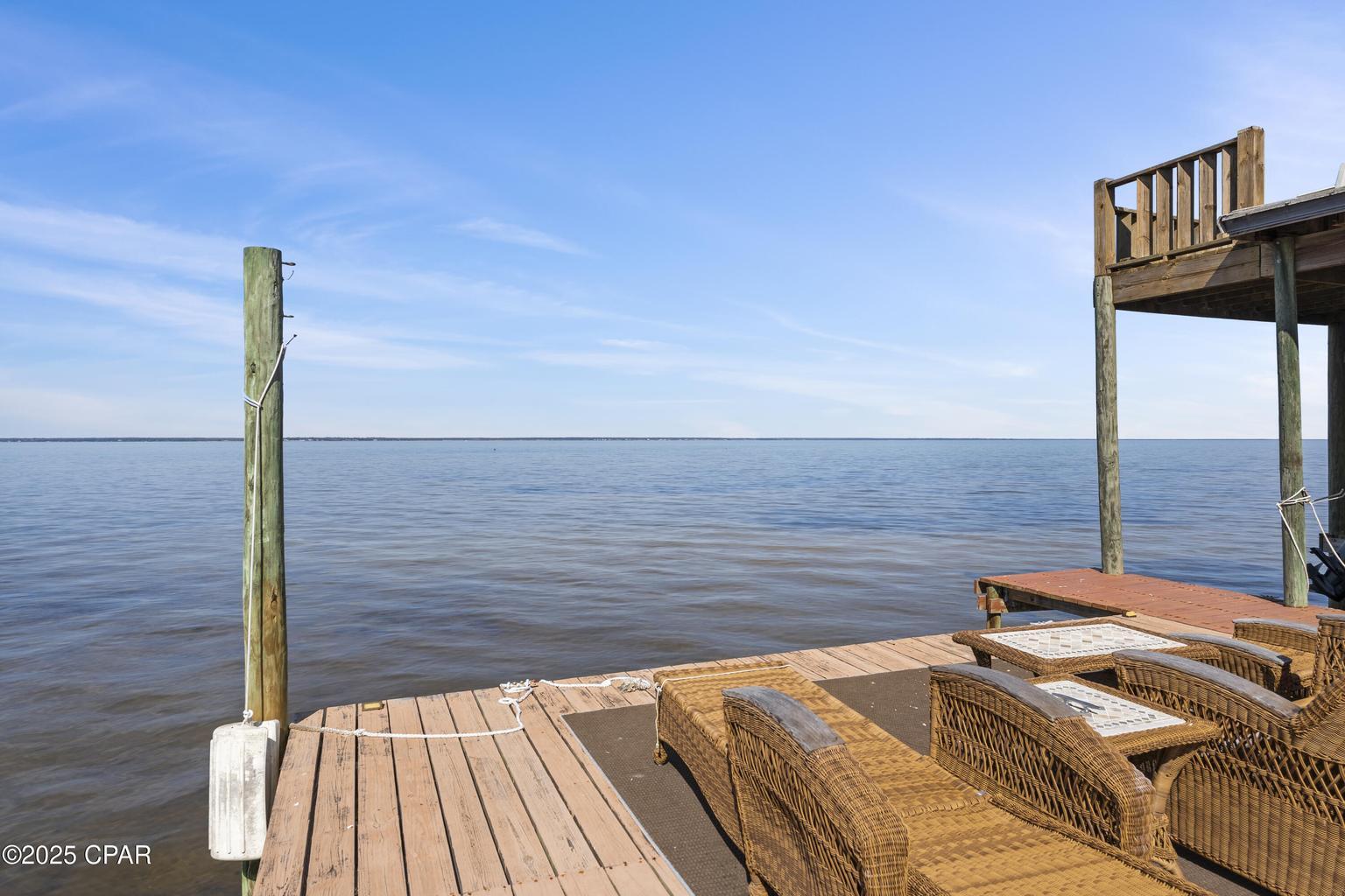 WHISPERING OAKS - Residential