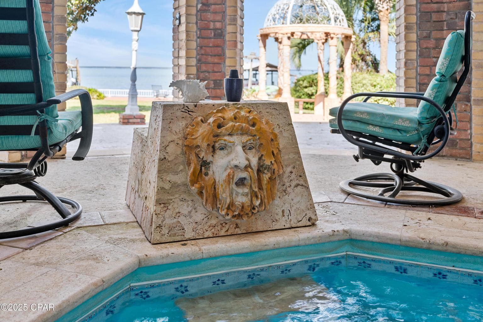 WHISPERING OAKS - Residential