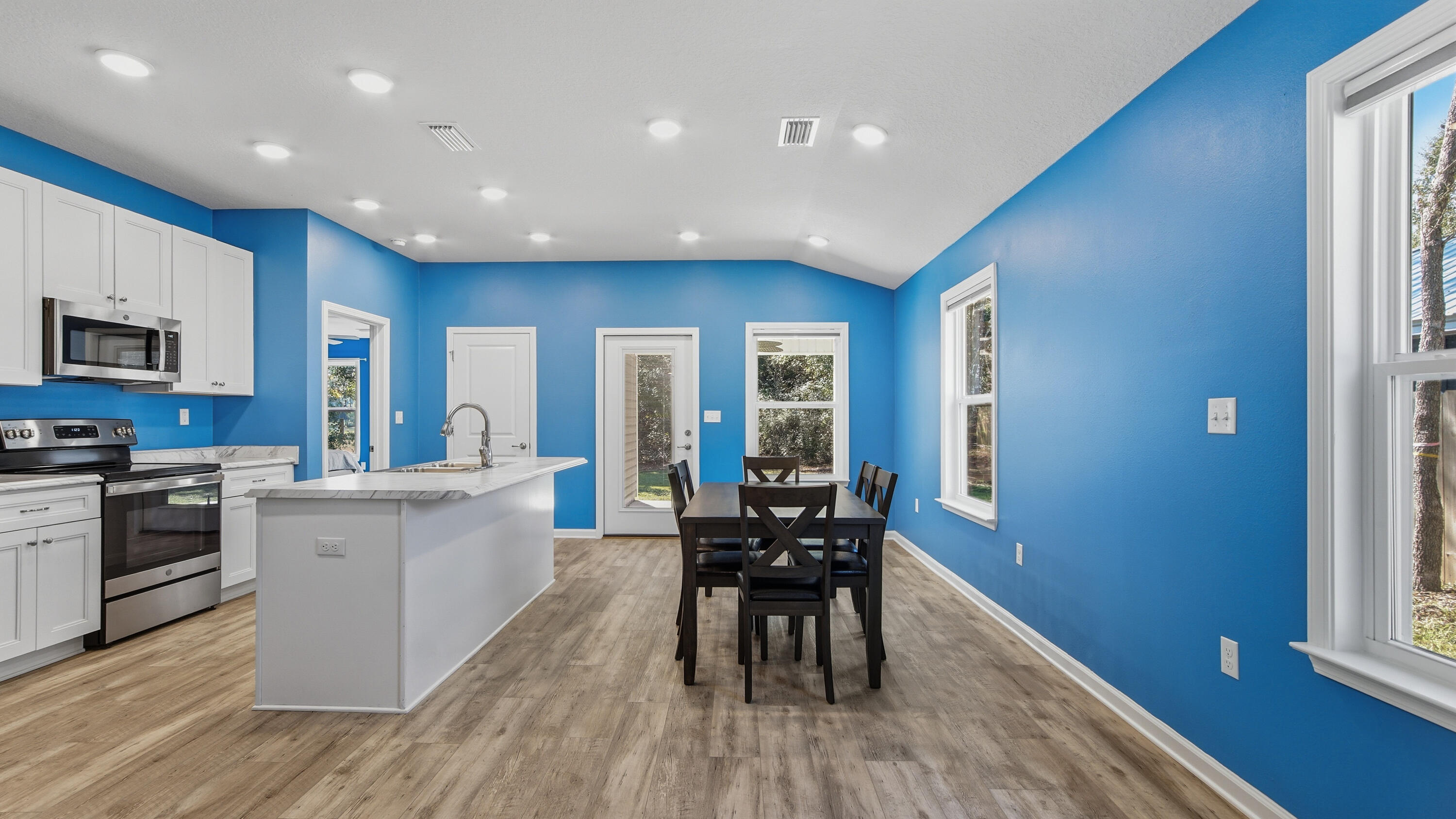 IMPERIAL LAKES UNIT II - Residential Lease