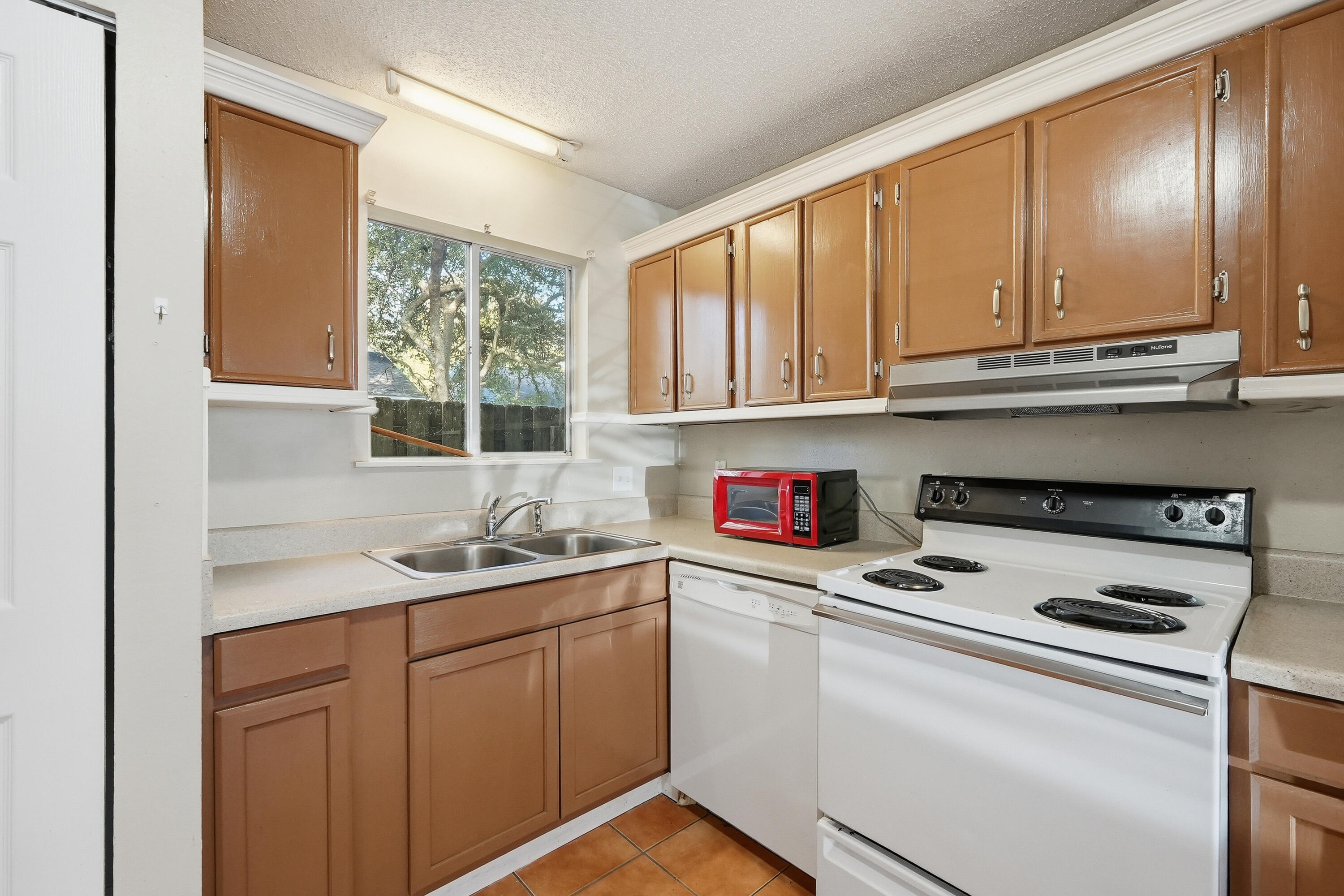 COLLEGE PARK CONDO - Residential Lease