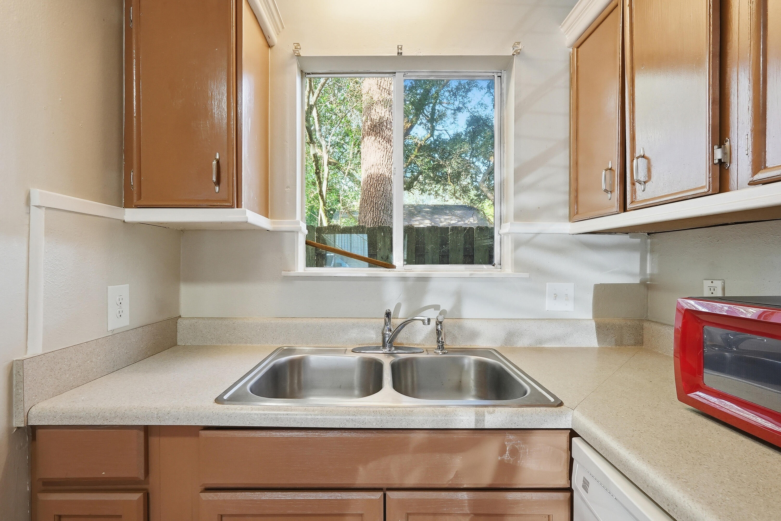 COLLEGE PARK CONDO - Residential Lease