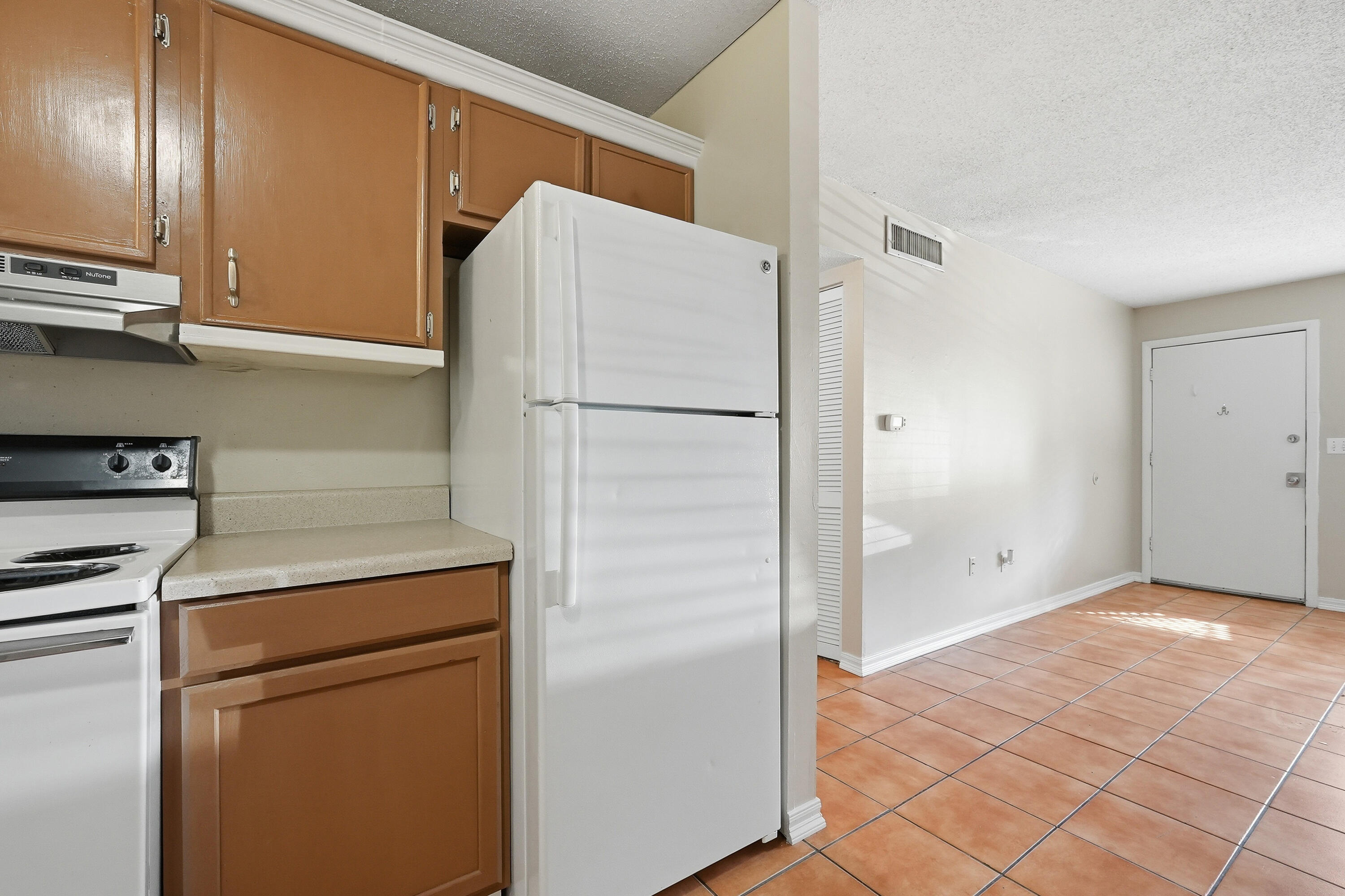 COLLEGE PARK CONDO - Residential Lease