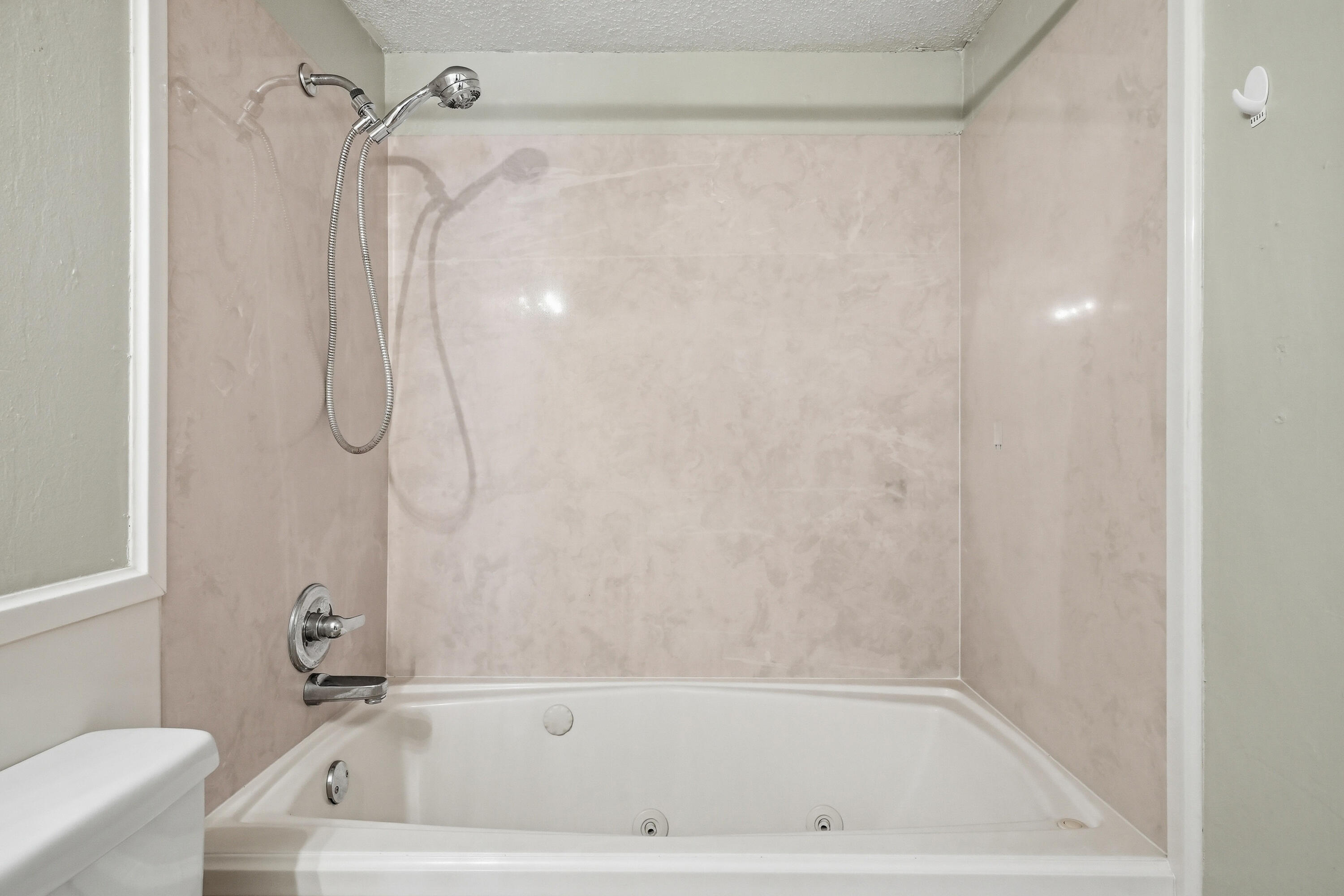 COLLEGE PARK CONDO - Residential Lease