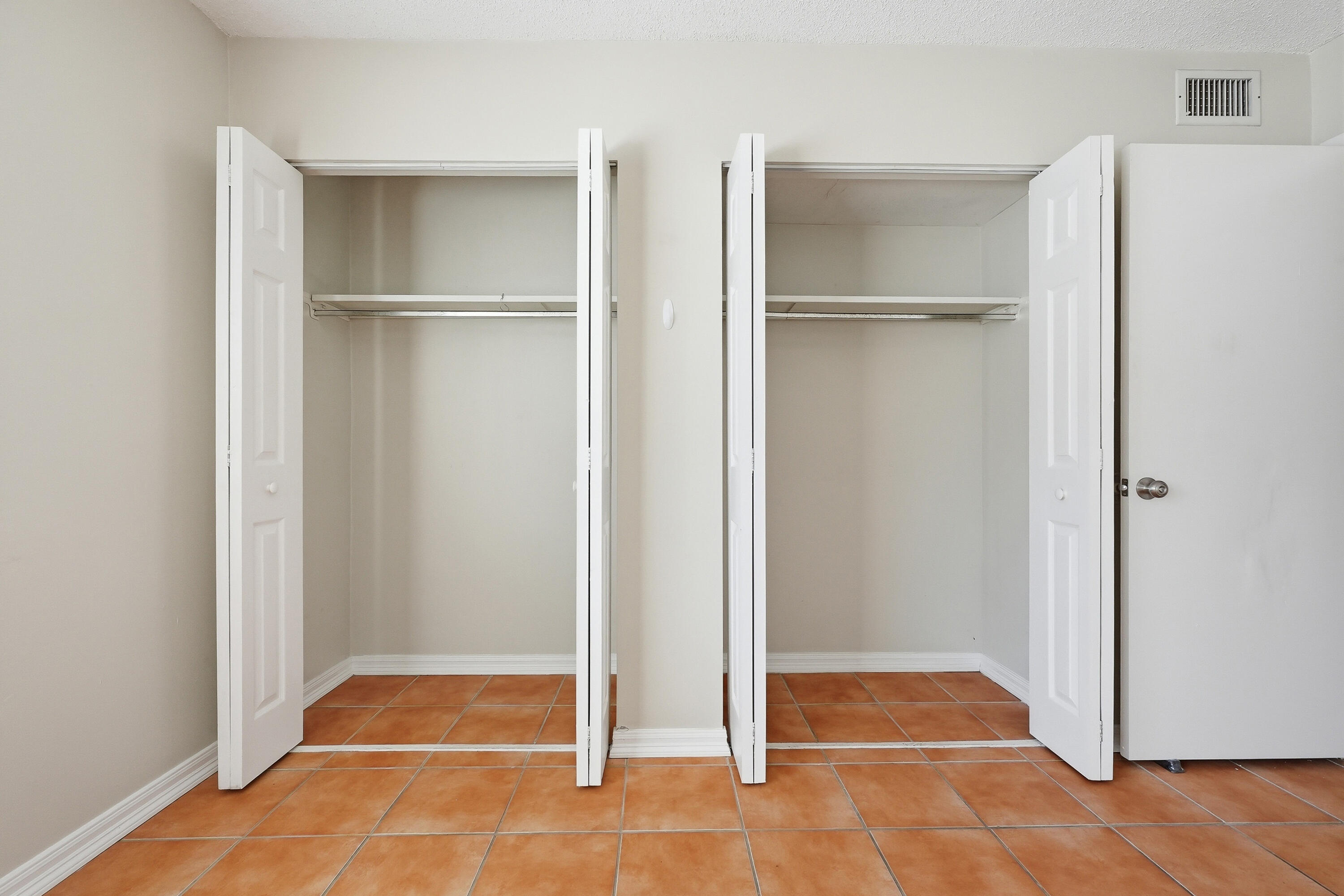 COLLEGE PARK CONDO - Residential Lease