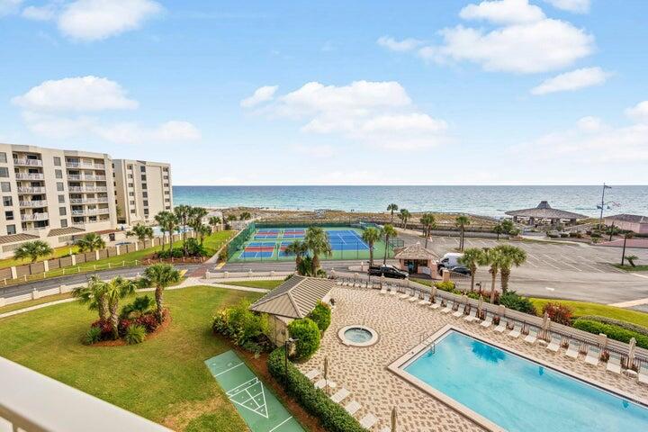 ISLANDER CONDO - Residential