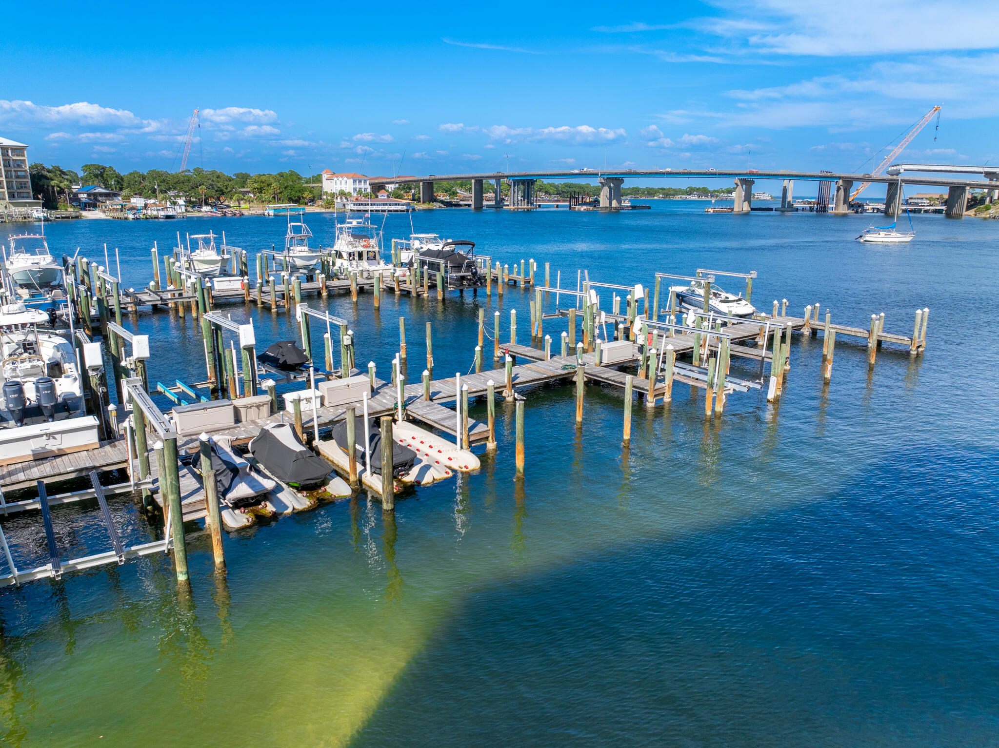 PALM COURT YACHT CLUB - Residential