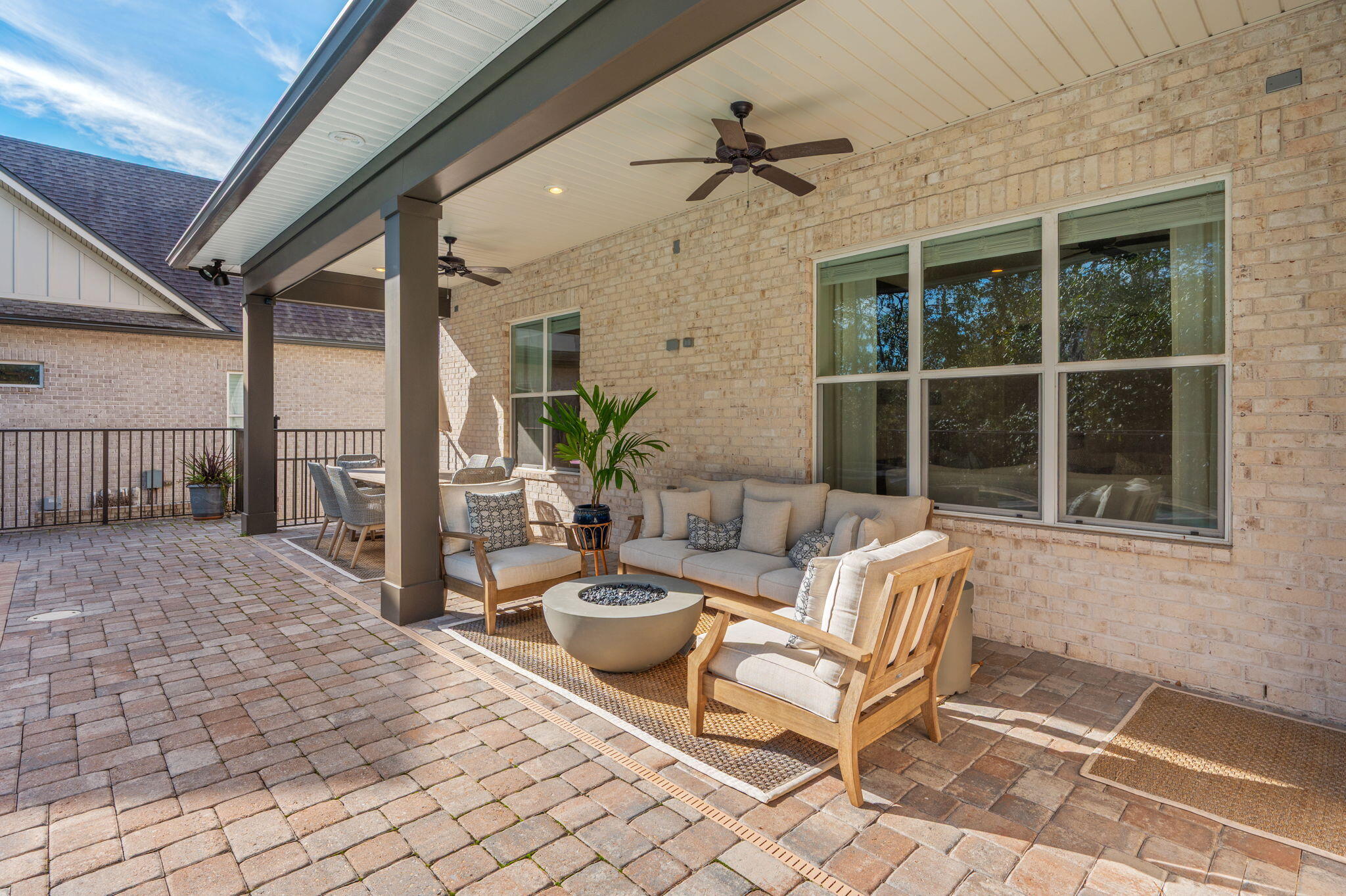 WATER'S EDGE - Residential