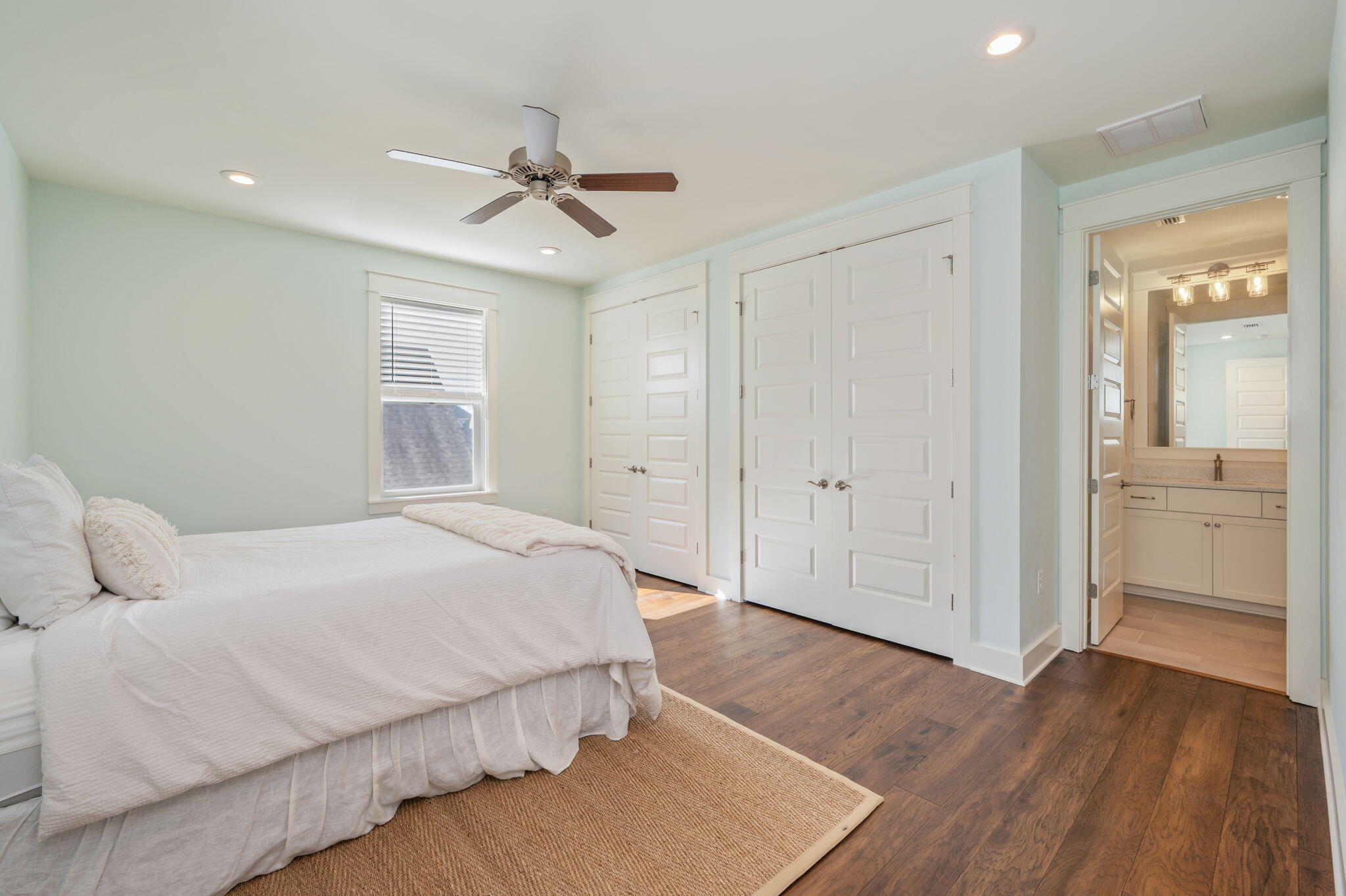 WATER'S EDGE - Residential