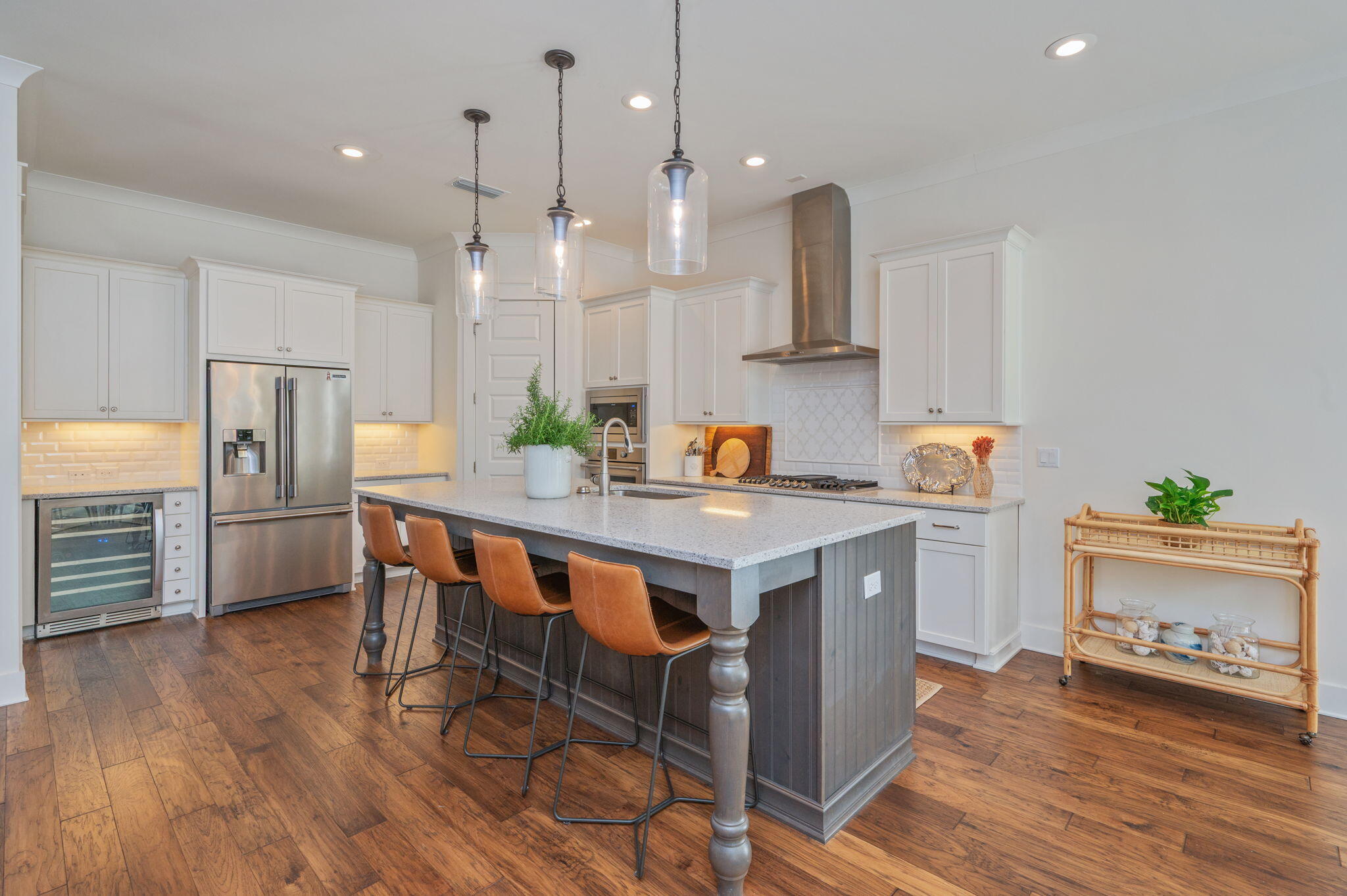 WATER'S EDGE - Residential