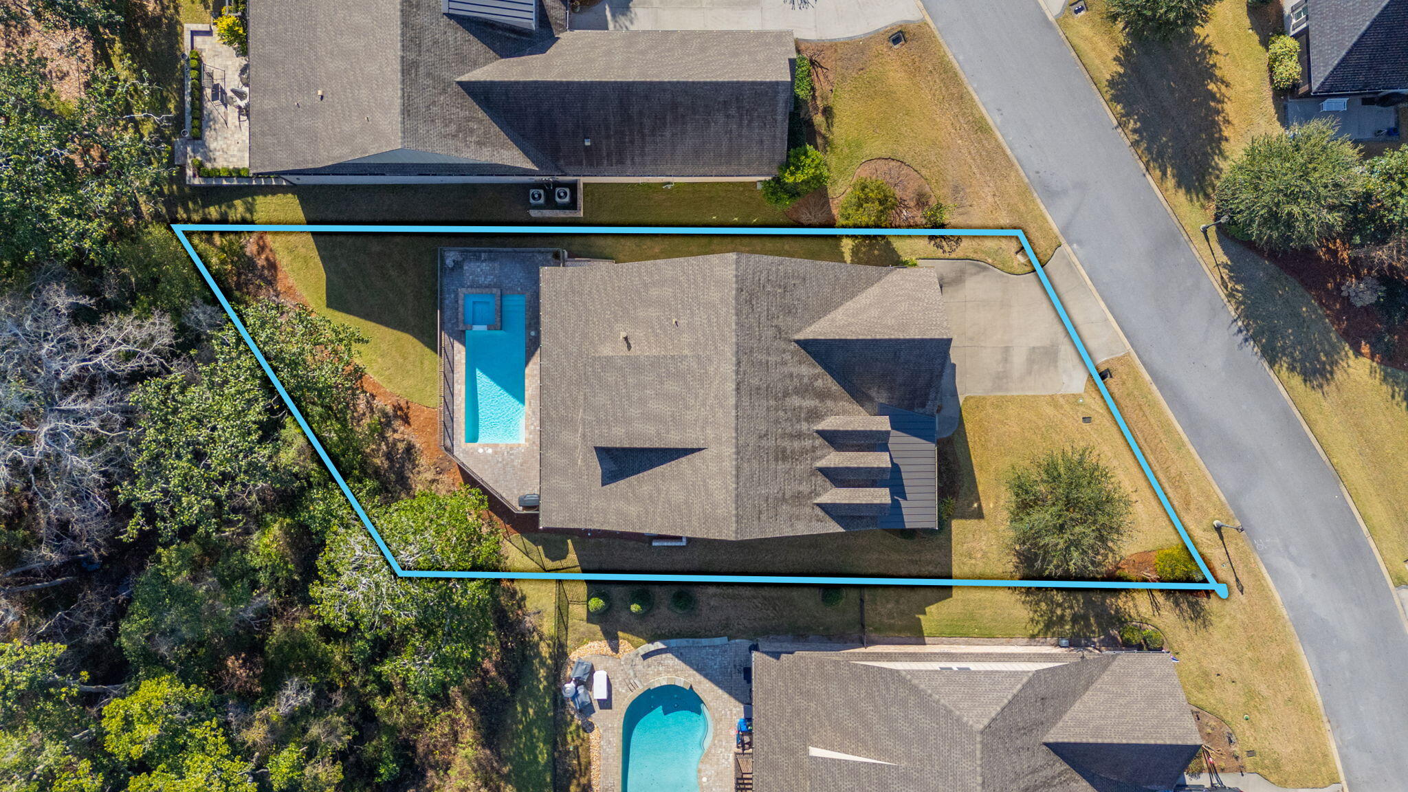 WATER'S EDGE - Residential