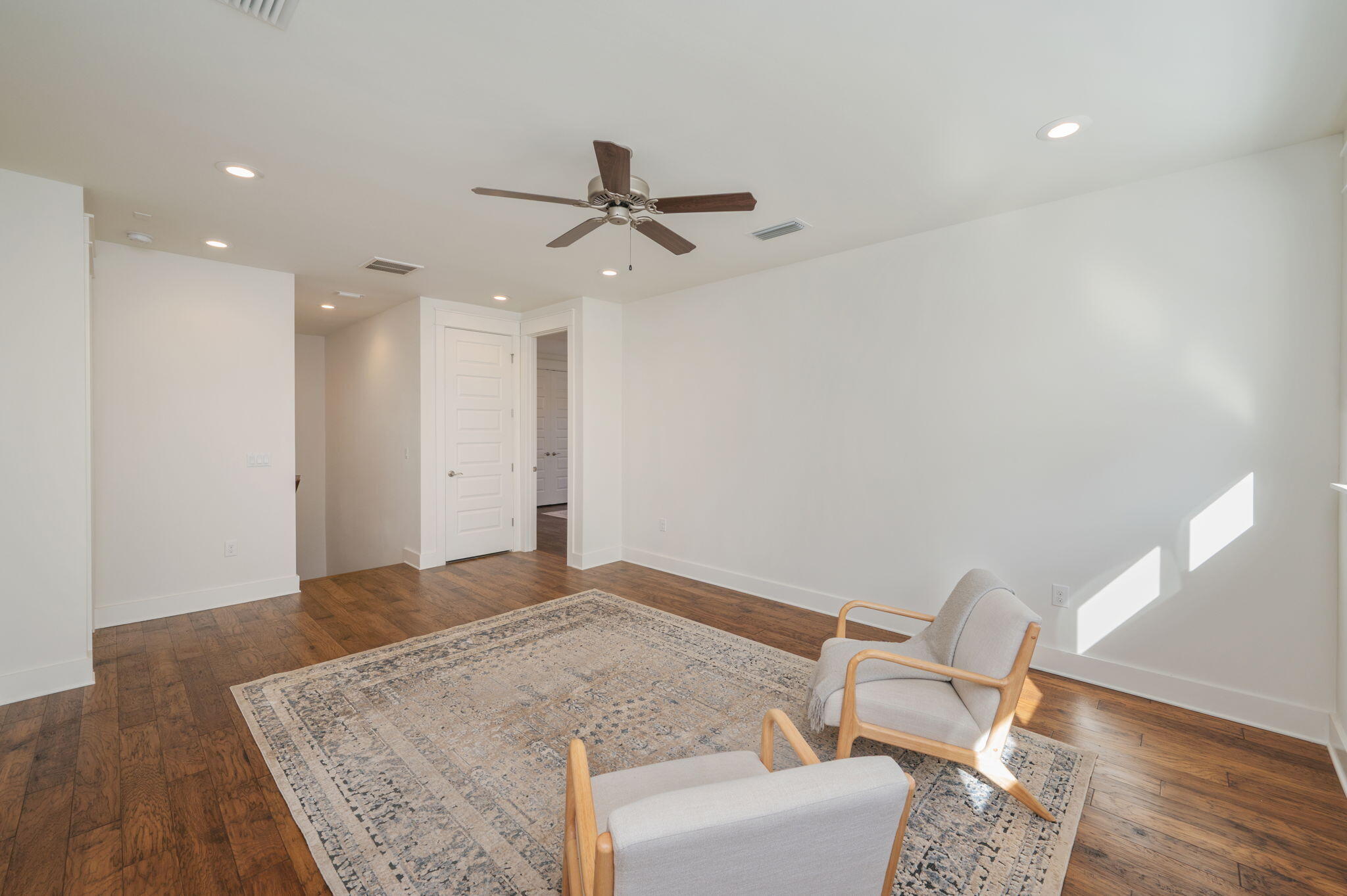 WATER'S EDGE - Residential