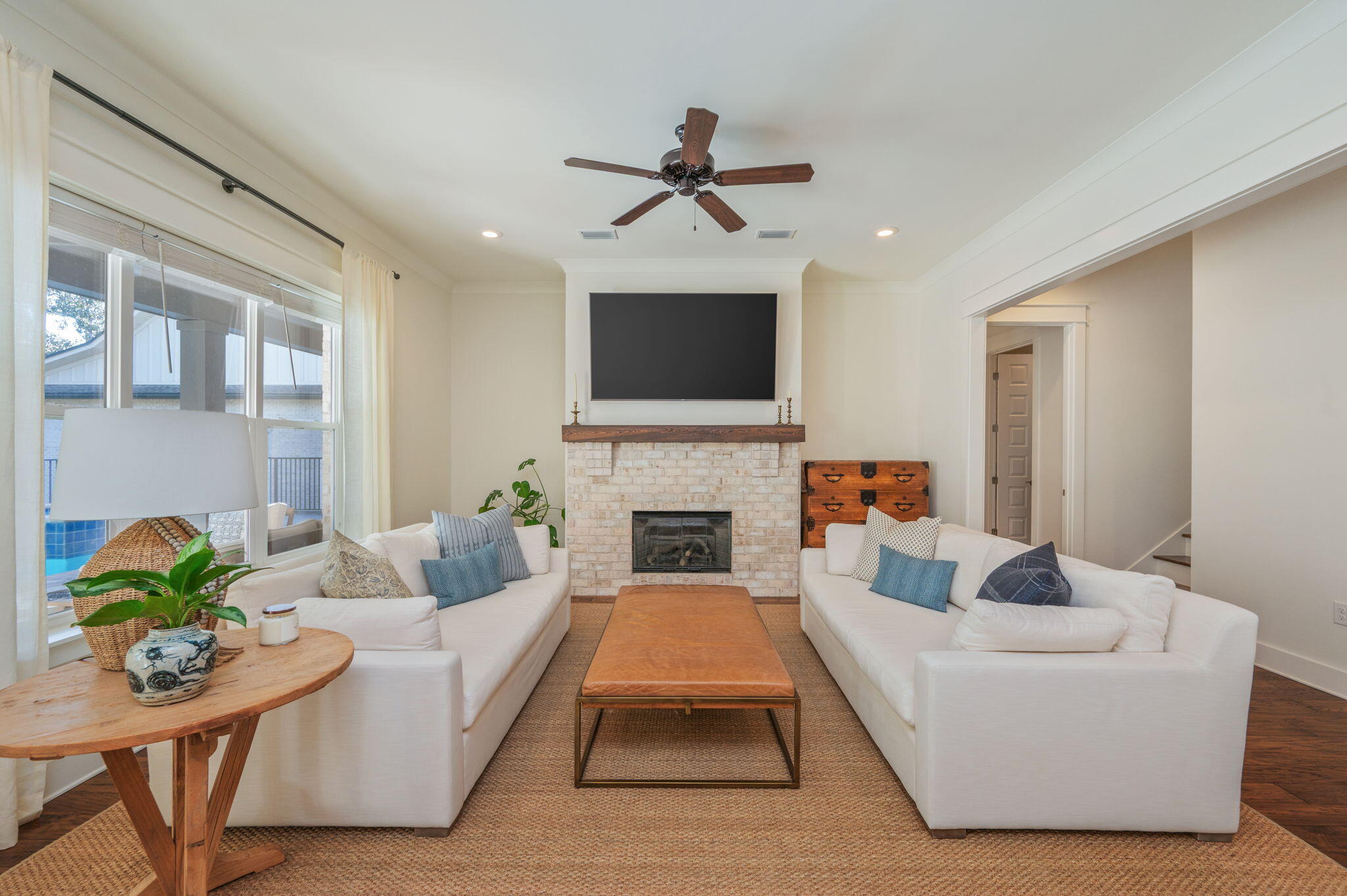 WATER'S EDGE - Residential