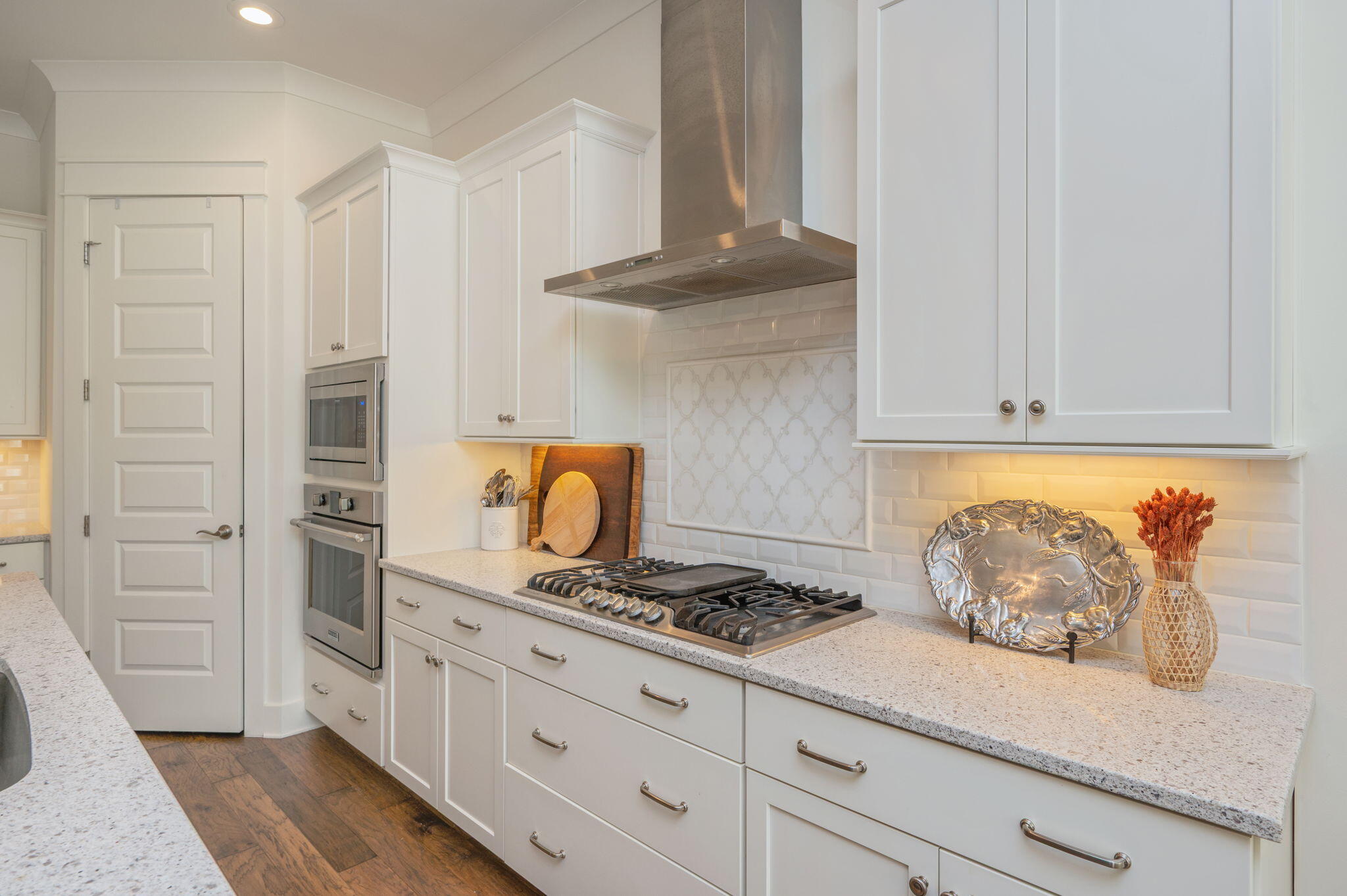 WATER'S EDGE - Residential