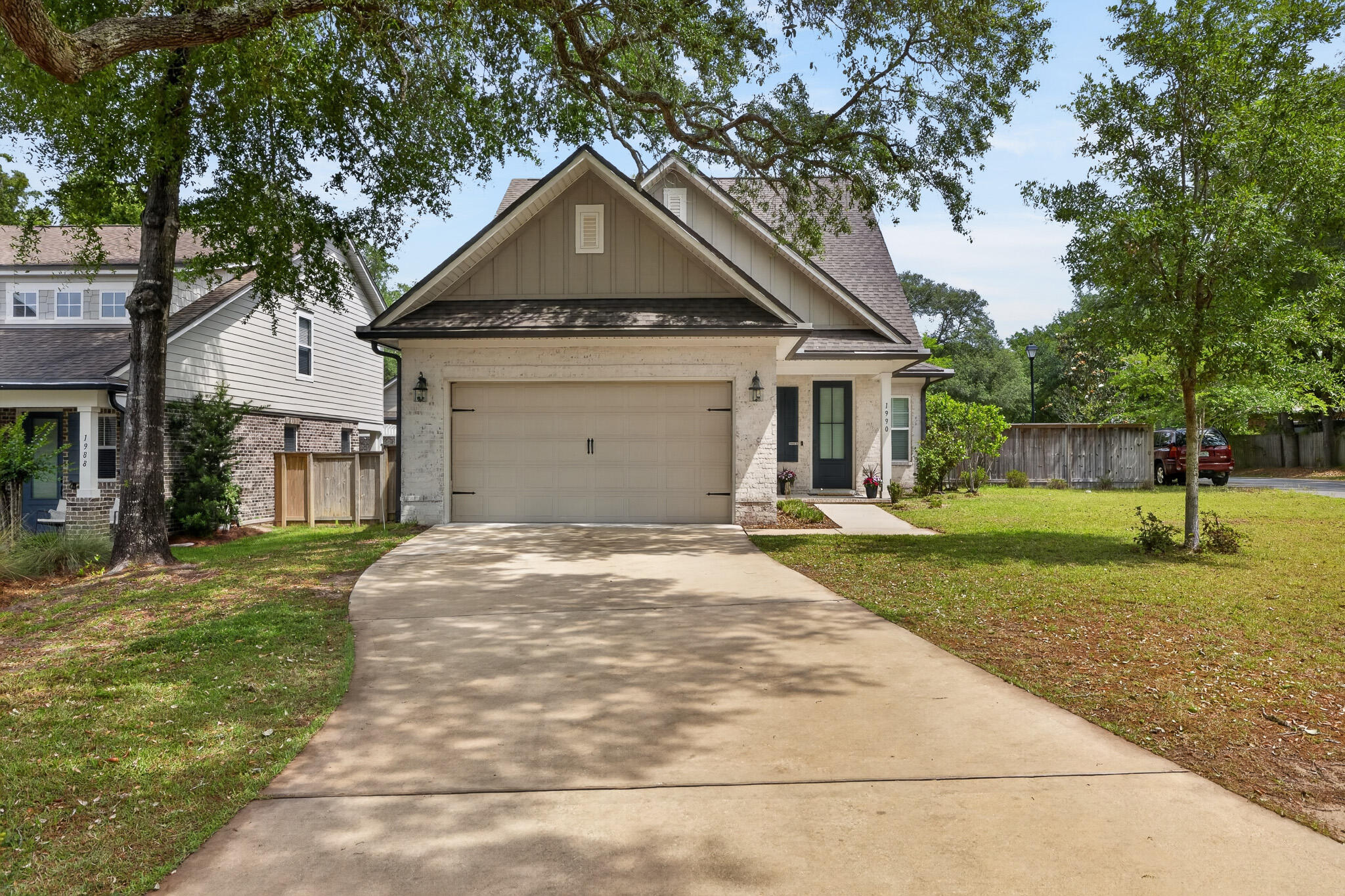 HATTIES GROVE - Residential