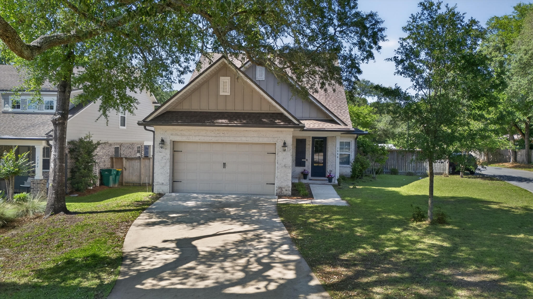 HATTIES GROVE - Residential