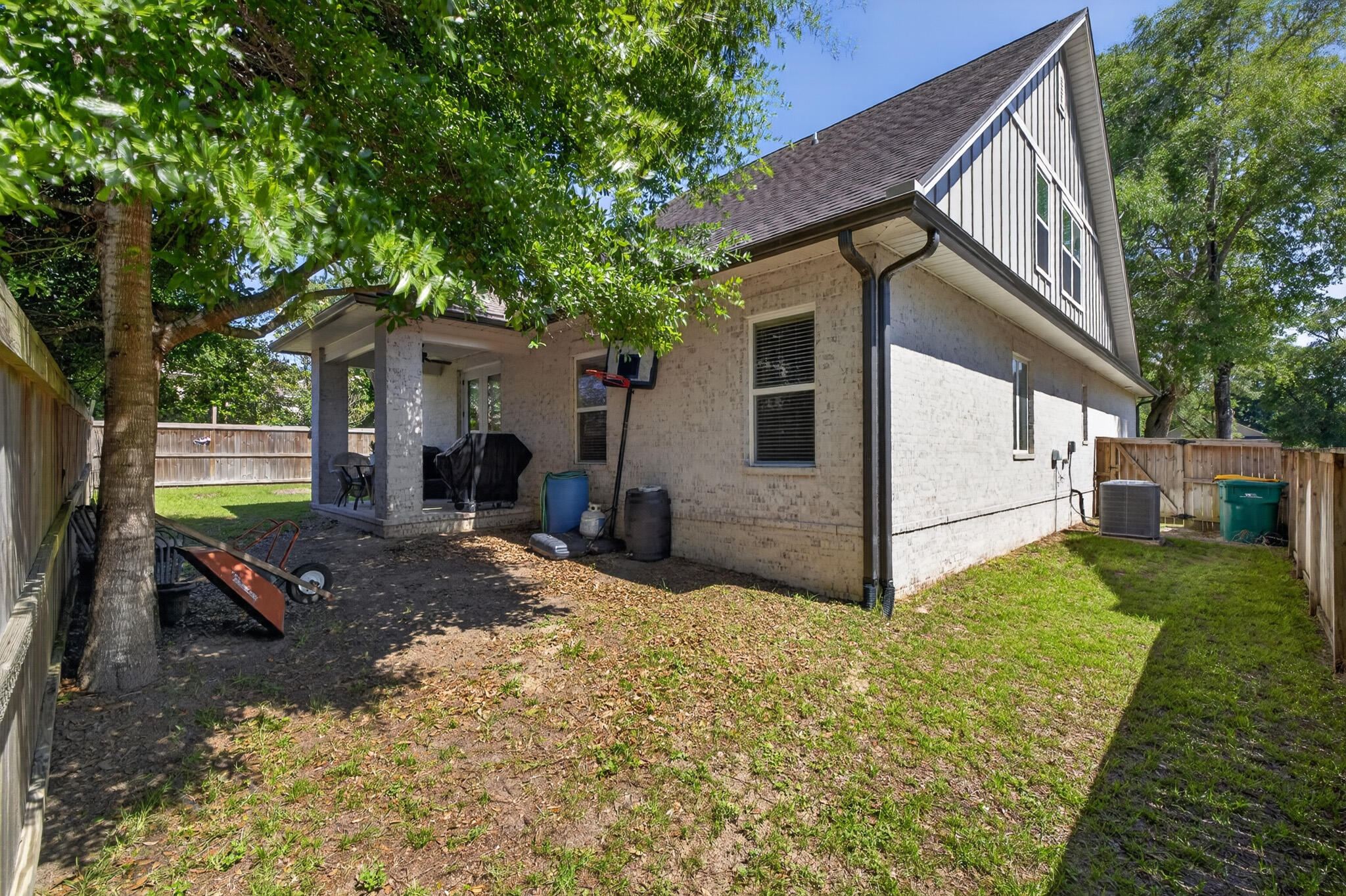 HATTIES GROVE - Residential