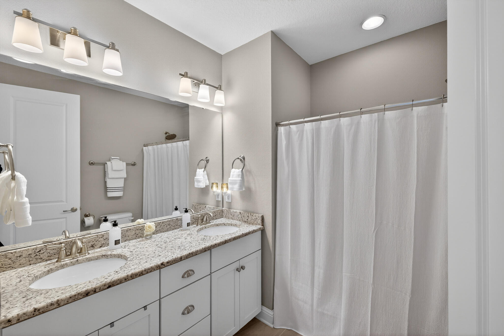 HATTIES GROVE - Residential