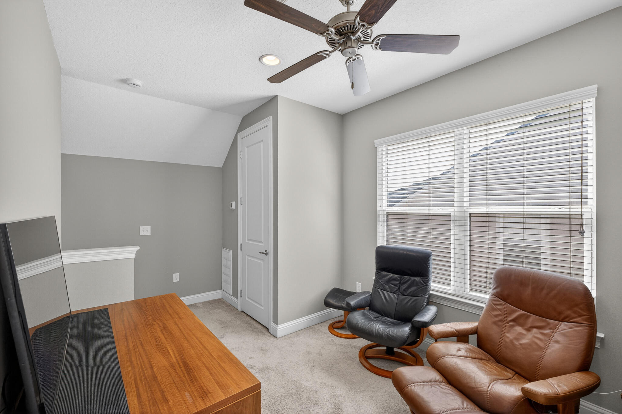 HATTIES GROVE - Residential