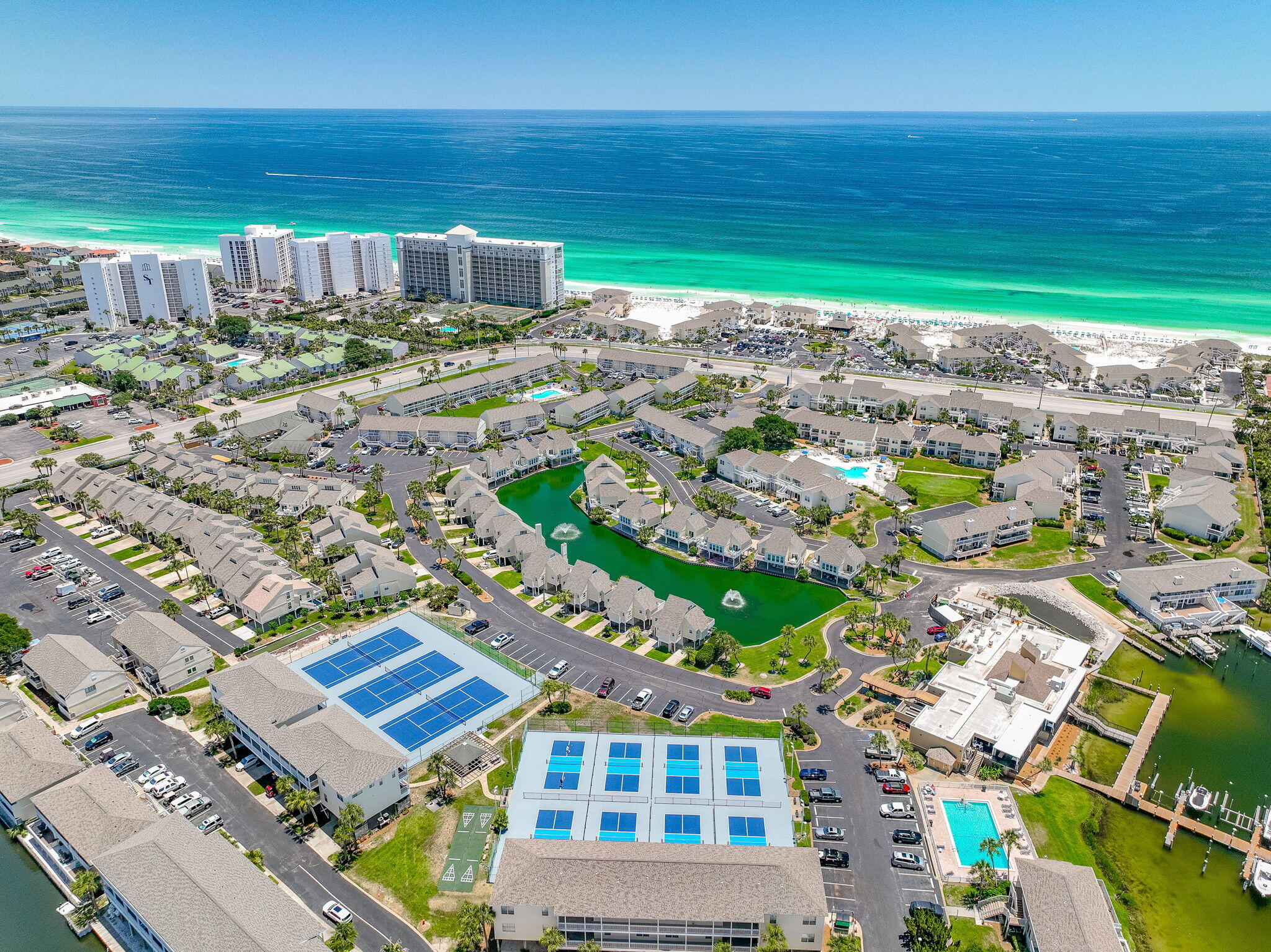 SANDPIPER COVE - Residential