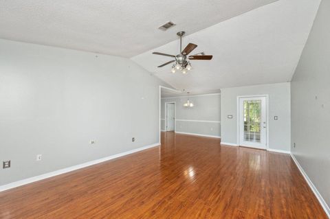 10 Flora Cove Crestview FL 32539