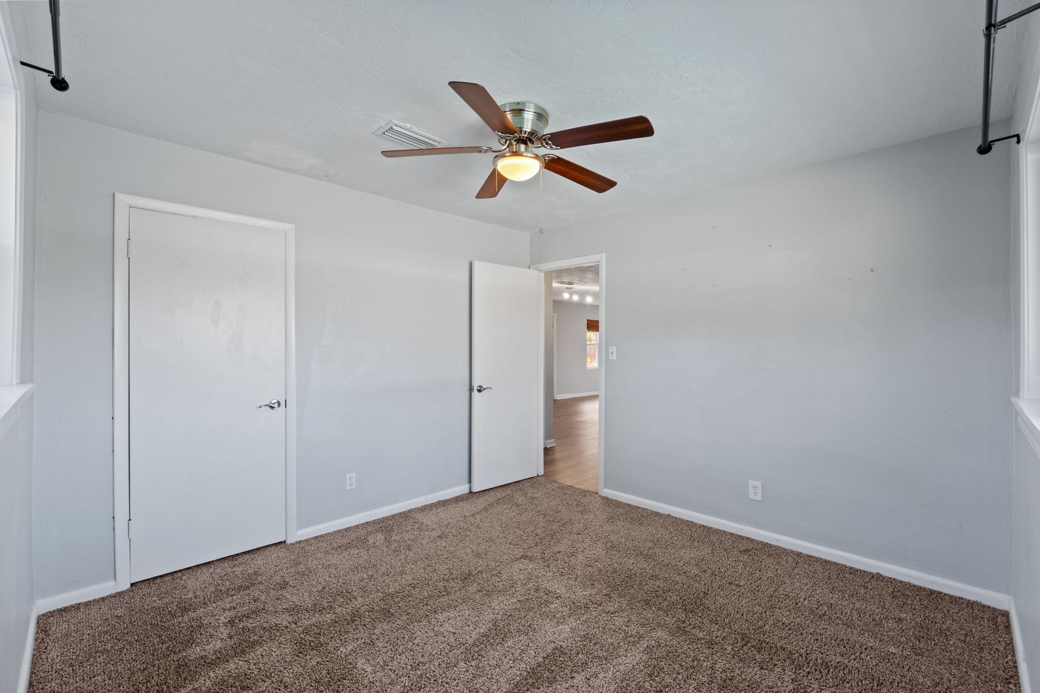 OAK TREE PARK - Residential