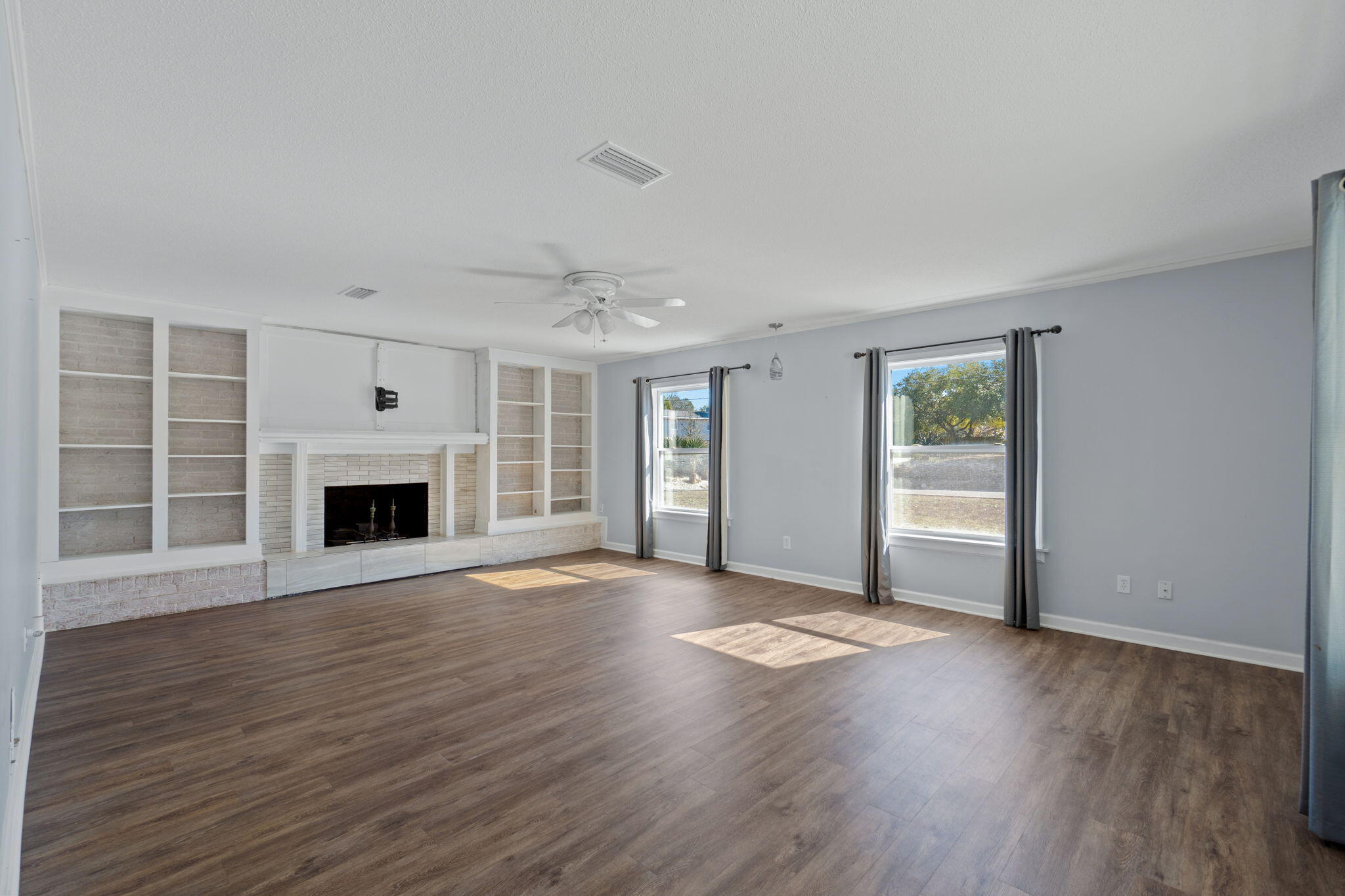 OAK TREE PARK - Residential