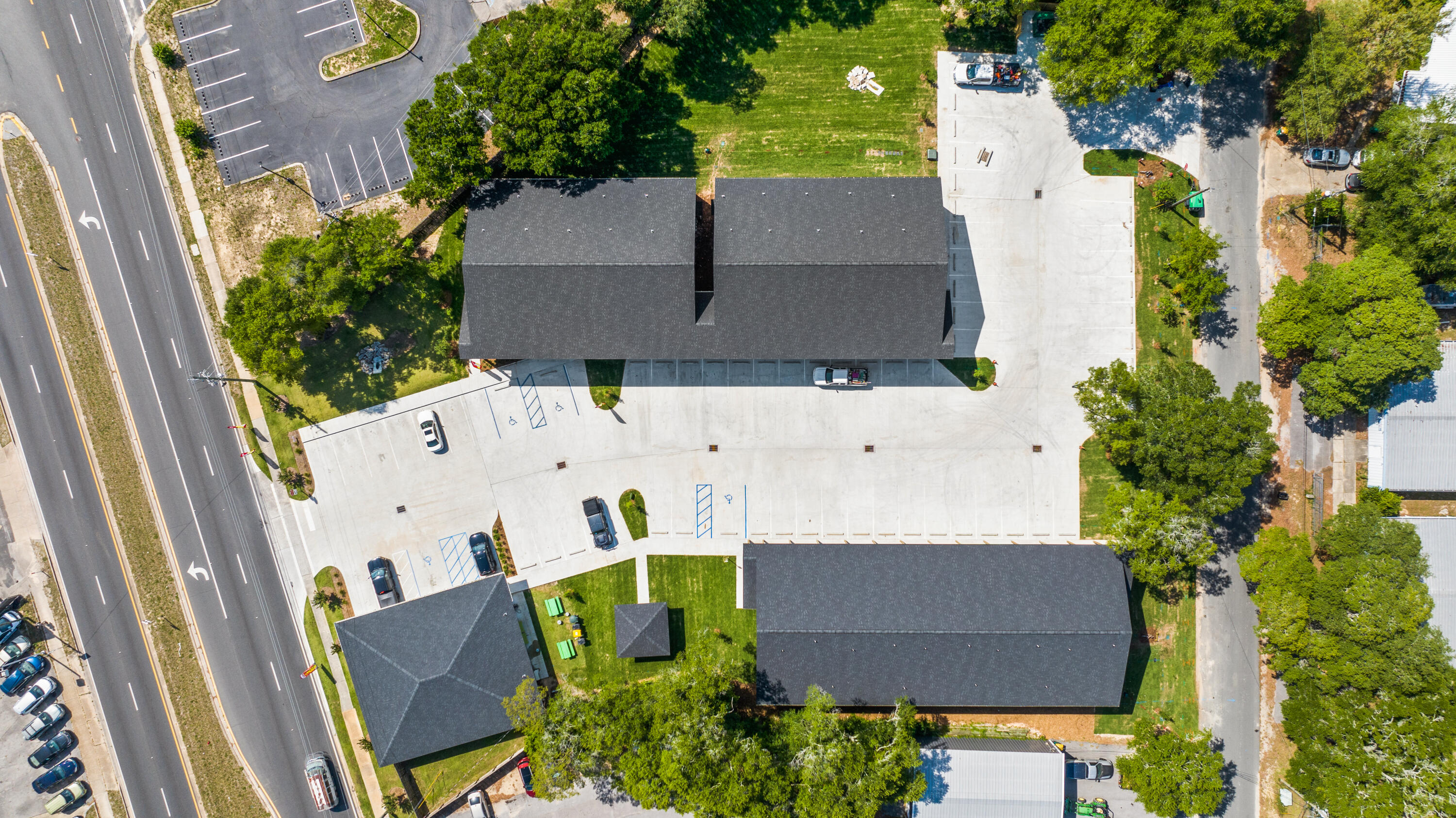 BARROW APARTMENTS - Residential Lease