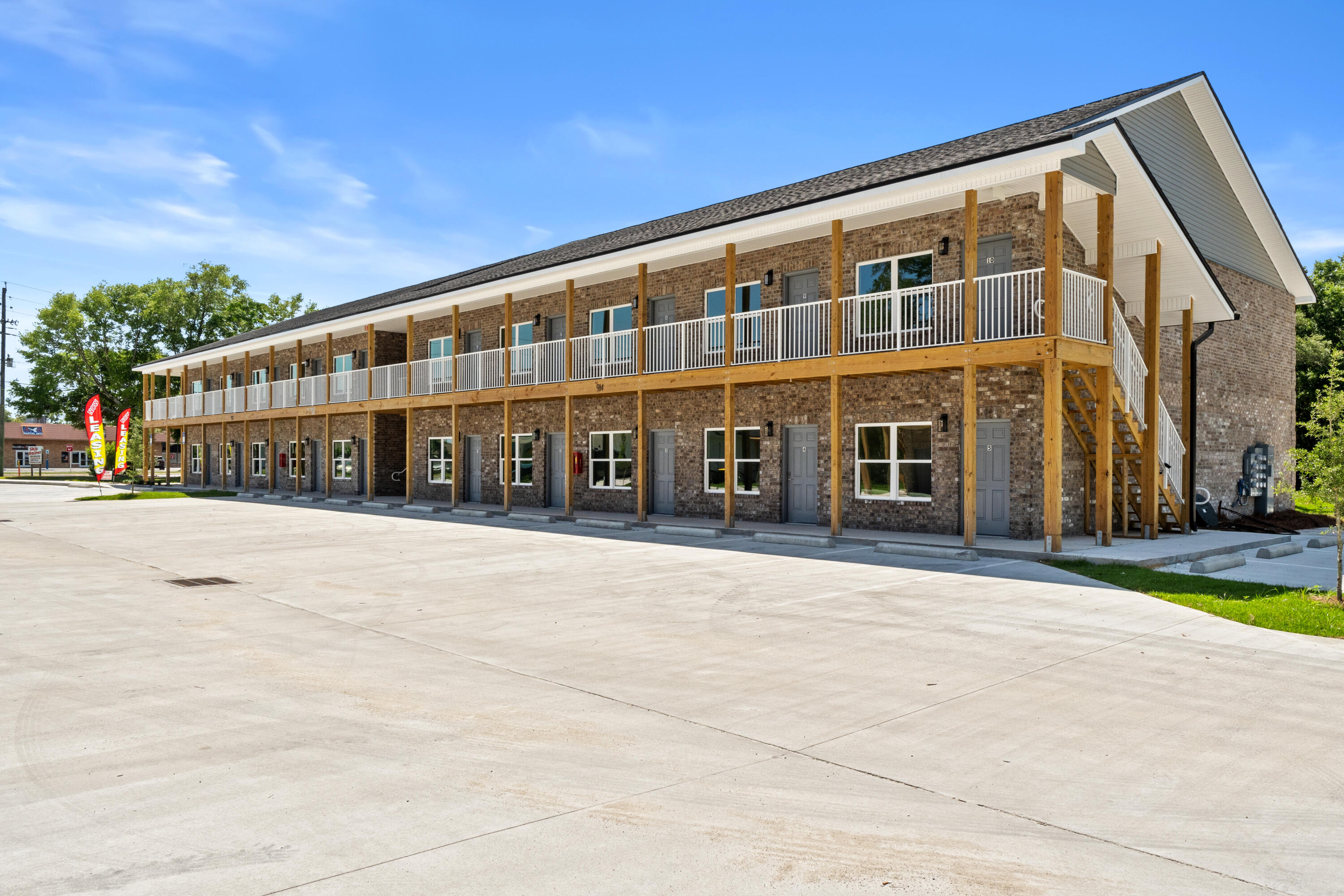 BARROW APARTMENTS - Residential Lease