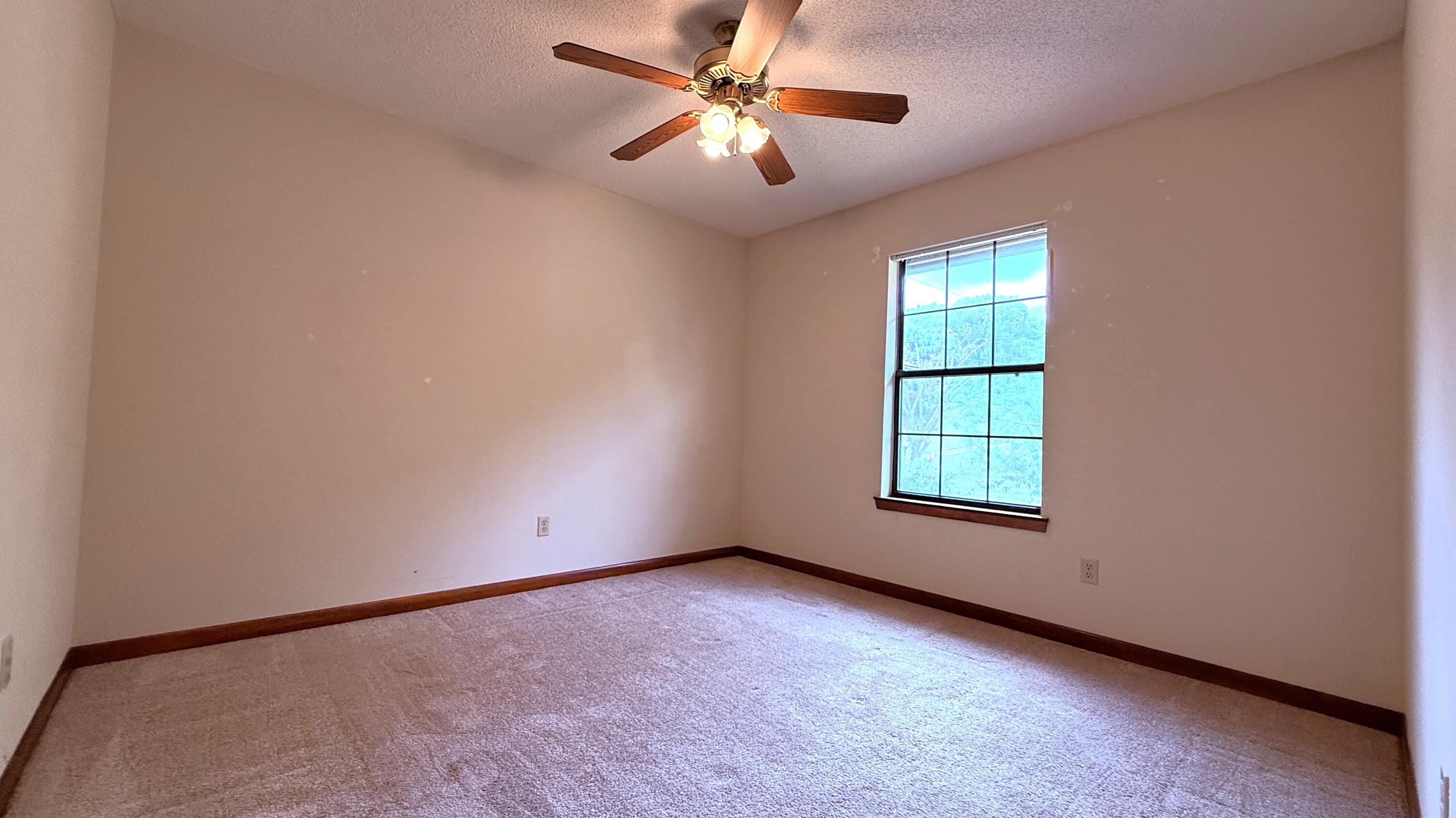 VALPARAISO PINECREST 5 - Residential