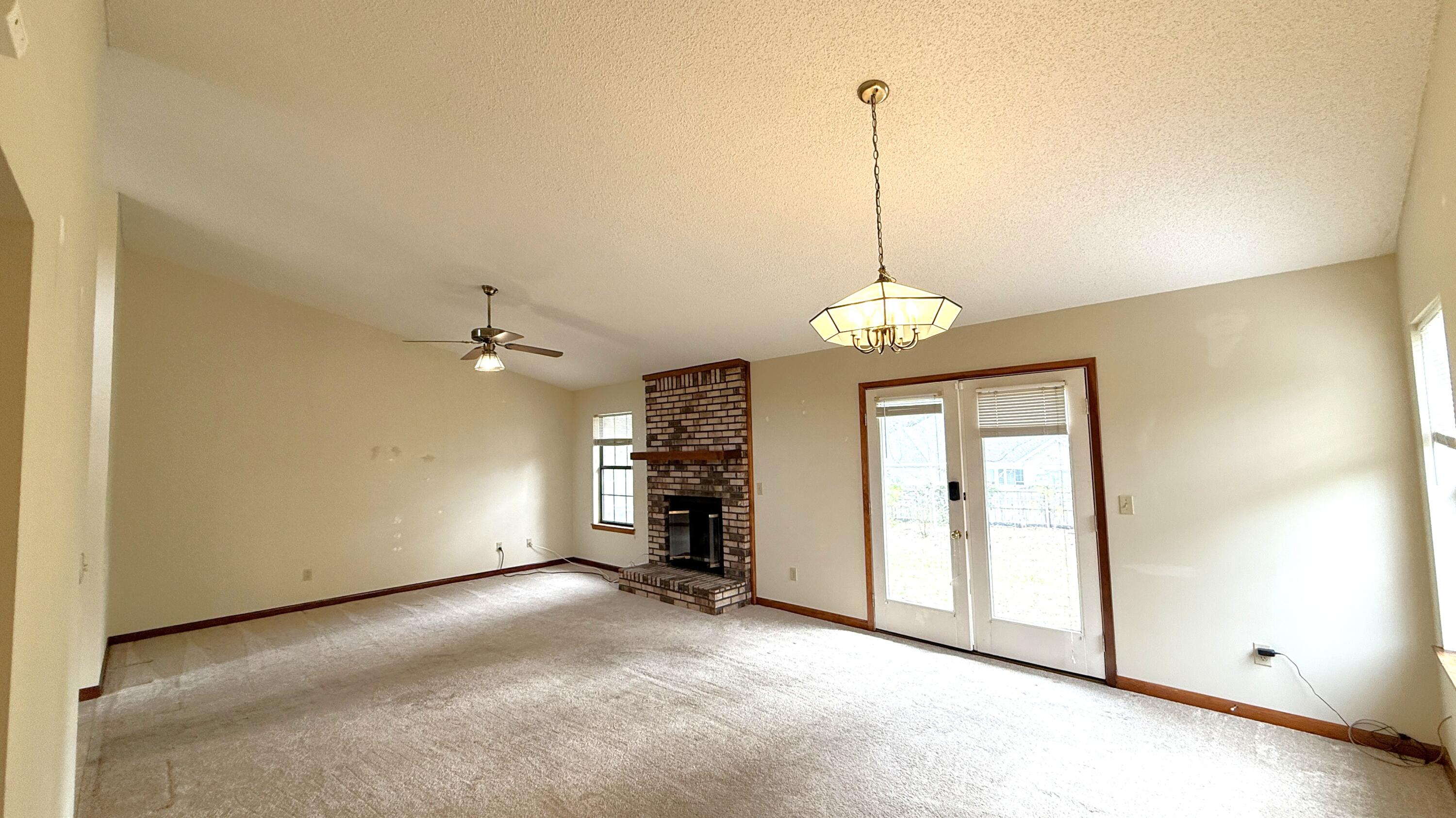 VALPARAISO PINECREST 5 - Residential