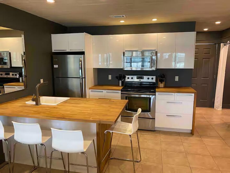 Entered for Comp Purposes only. Renovated unit in Hidden Beach Villas. Sold furnished.
