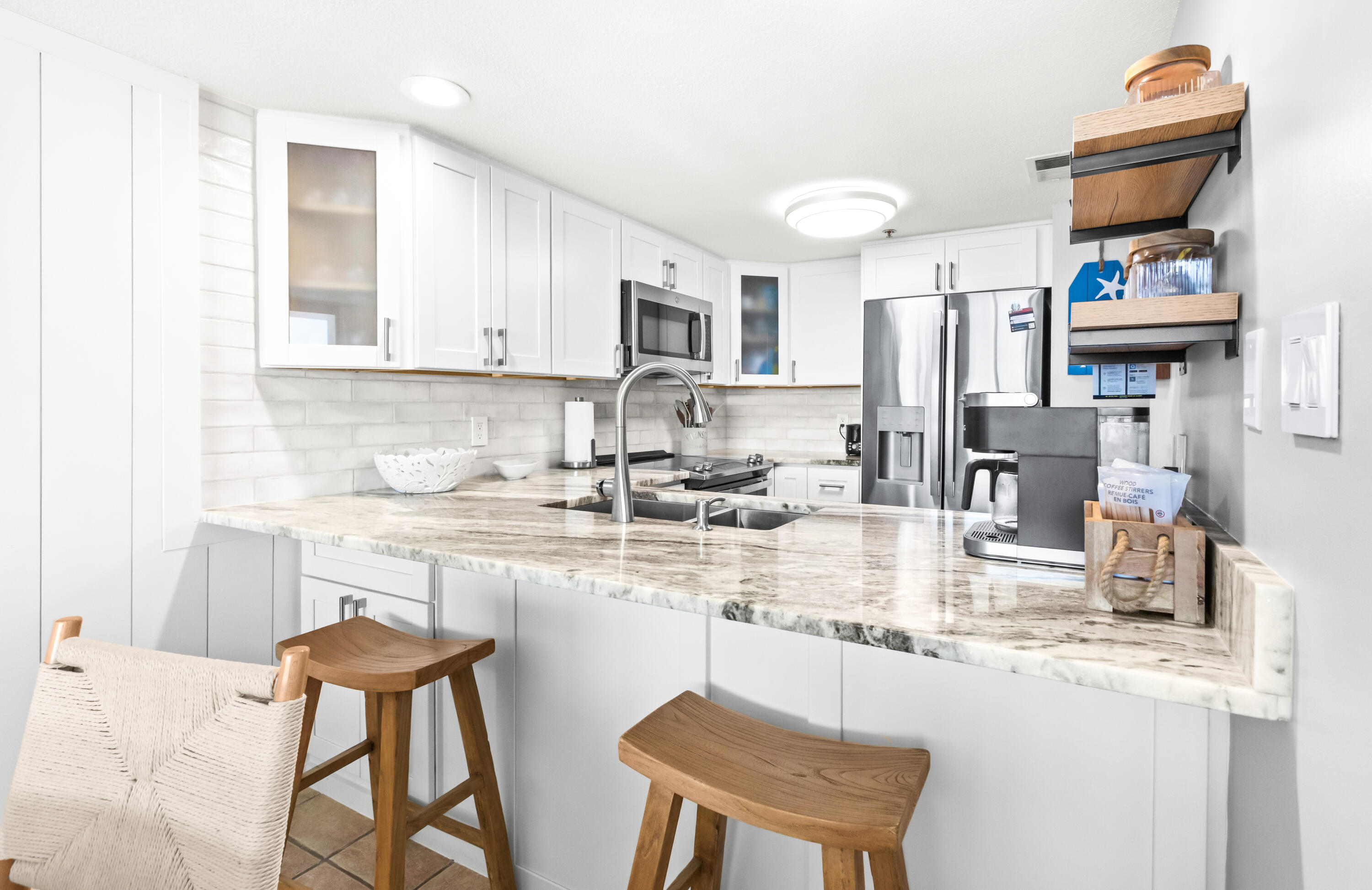 ONE SEAGROVE PLACE CONDOMINIUM - Residential