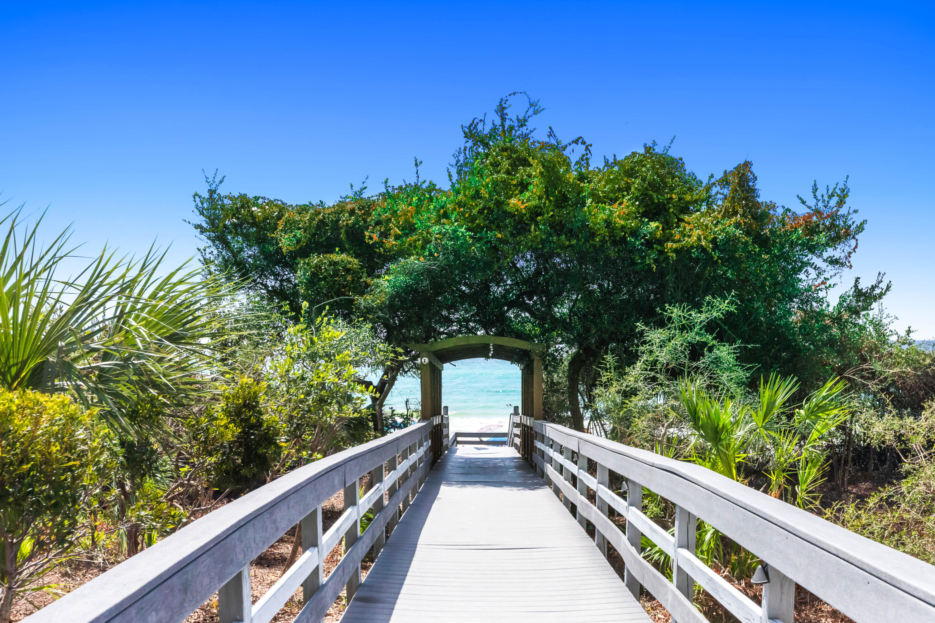 ONE SEAGROVE PLACE CONDOMINIUM - Residential